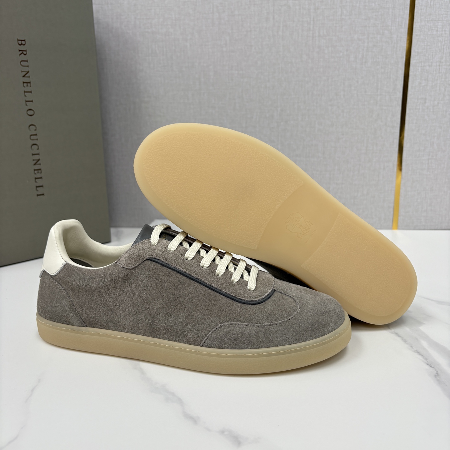💋💍BC家 Brunello Cucinell* 低调奢华款 新品男款板鞋出货！ 此款平底运动鞋面料采用