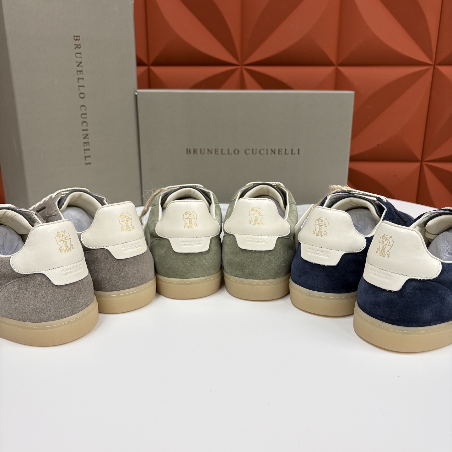 💋💍BC家 Brunello Cucinell* 低调奢华款 新品男款板鞋出货！ 此款平底运动鞋面料采用