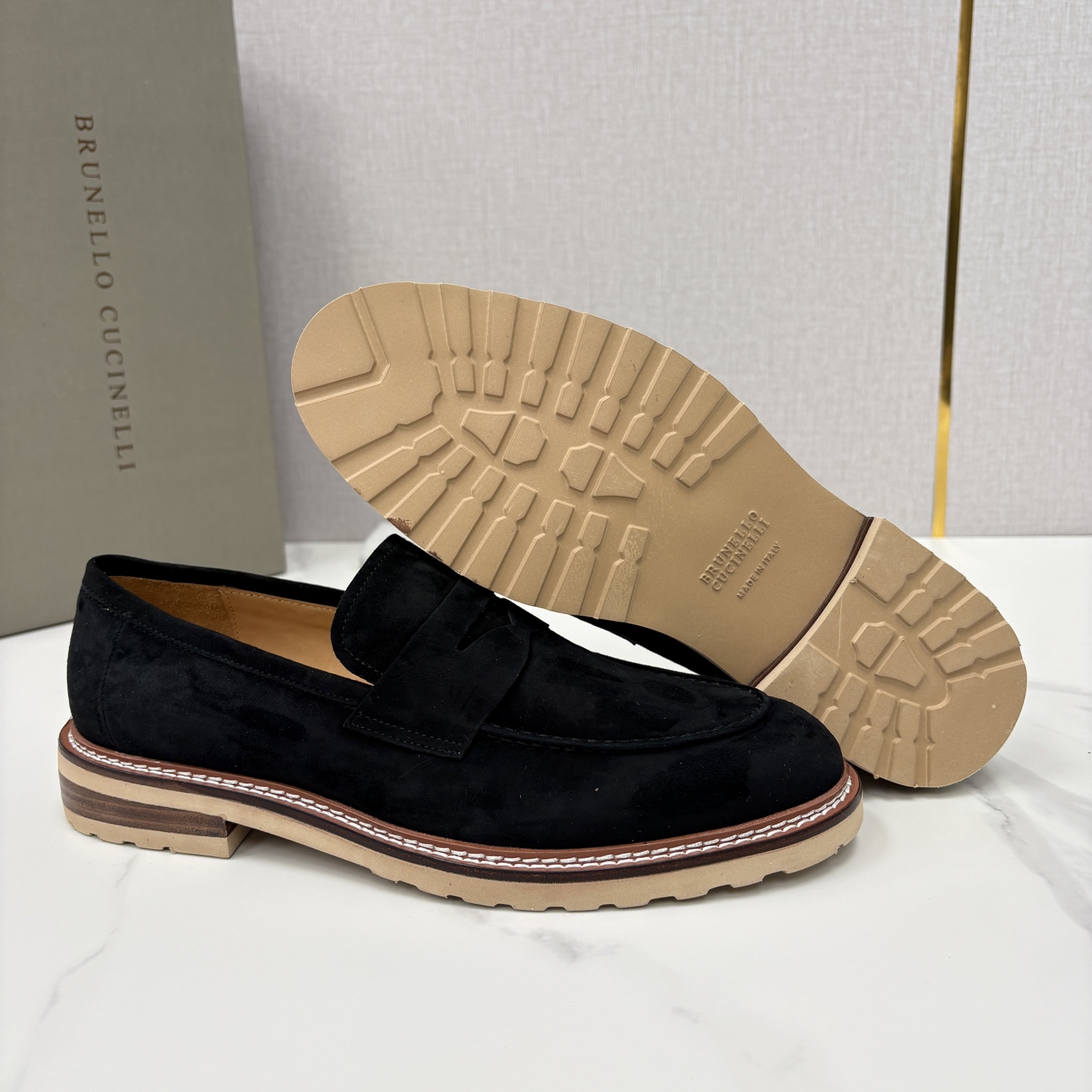 💋💍BC家新品上架 Brunello Cucinell* 乐福鞋皮鞋 选用进口胎牛反绒牛皮，触感如天鹅绒