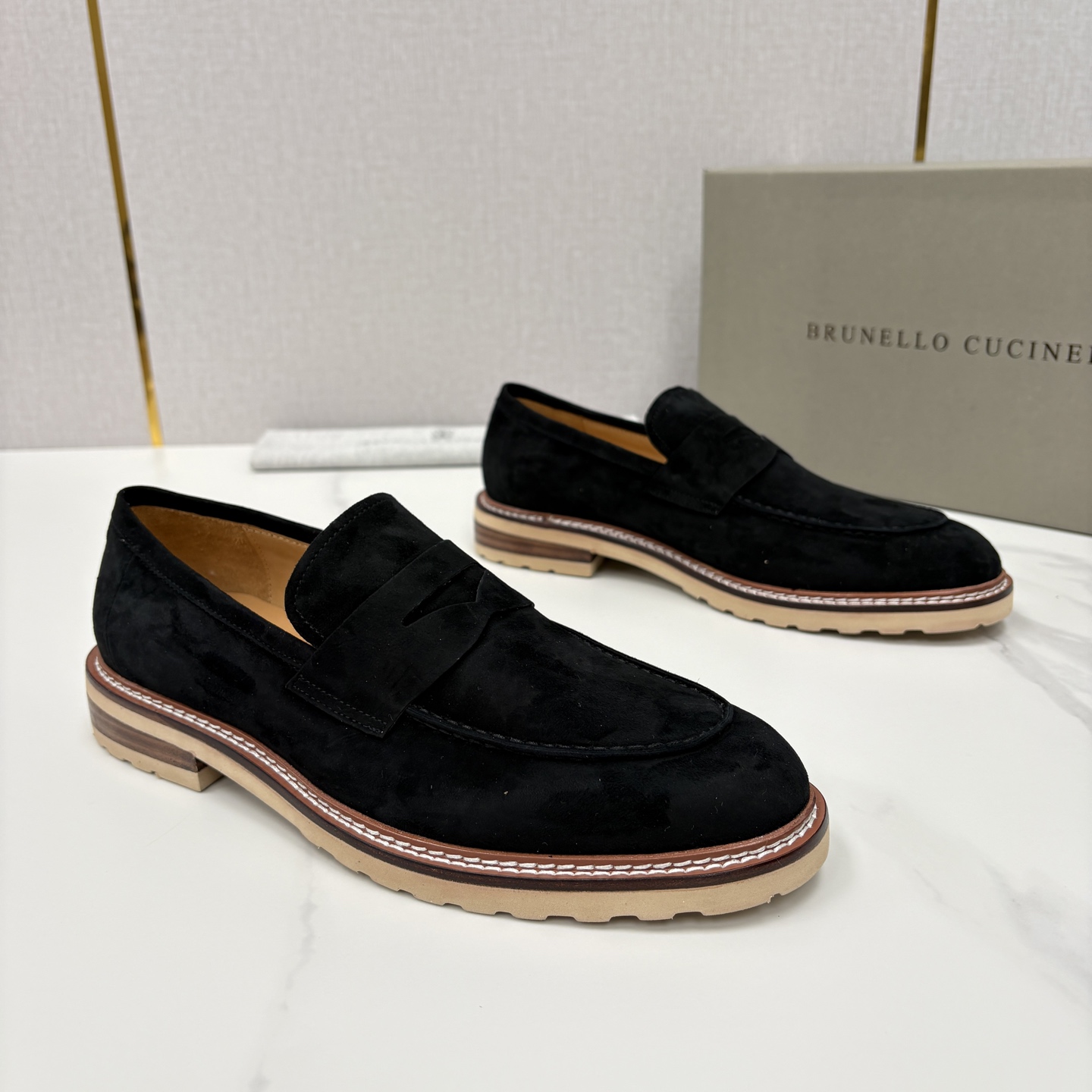 💋💍BC家新品上架 Brunello Cucinell* 乐福鞋皮鞋 选用进口胎牛反绒牛皮，触感如天鹅绒