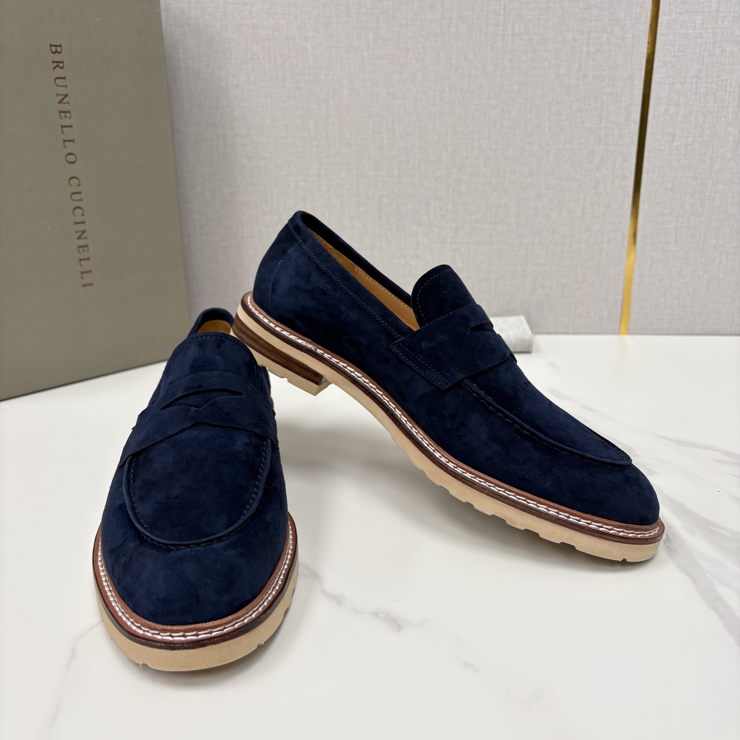 💋💍BC家新品上架 Brunello Cucinell* 乐福鞋皮鞋 选用进口胎牛反绒牛皮，触感如天鹅绒