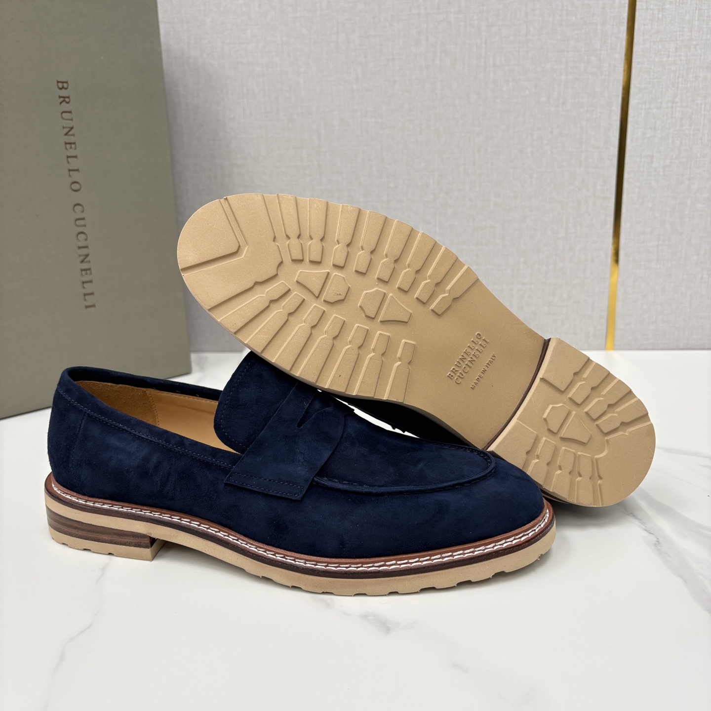 💋💍BC家新品上架 Brunello Cucinell* 乐福鞋皮鞋 选用进口胎牛反绒牛皮，触感如天鹅绒