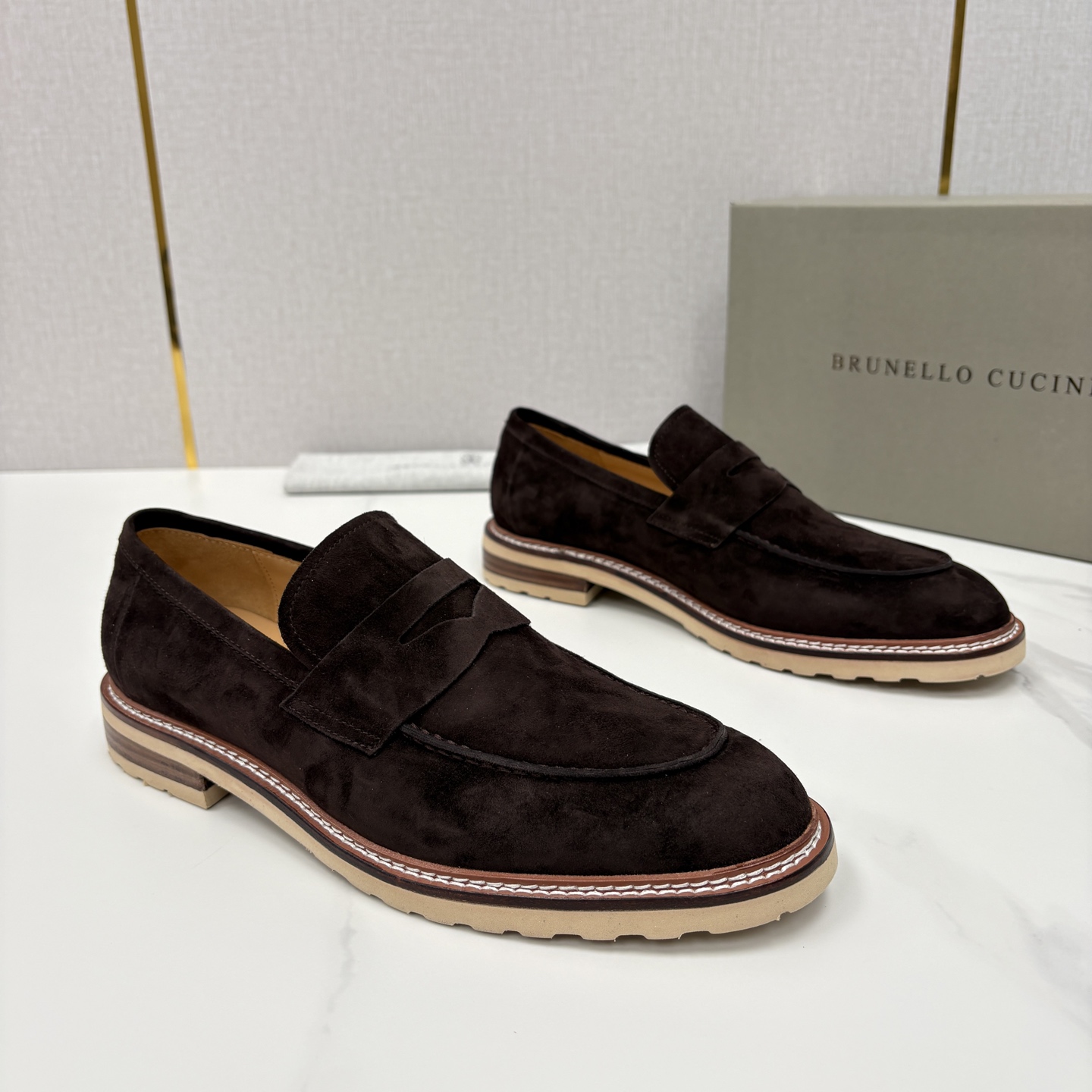 💋💍BC家新品上架 Brunello Cucinell* 乐福鞋皮鞋 选用进口胎牛反绒牛皮，触感如天鹅绒