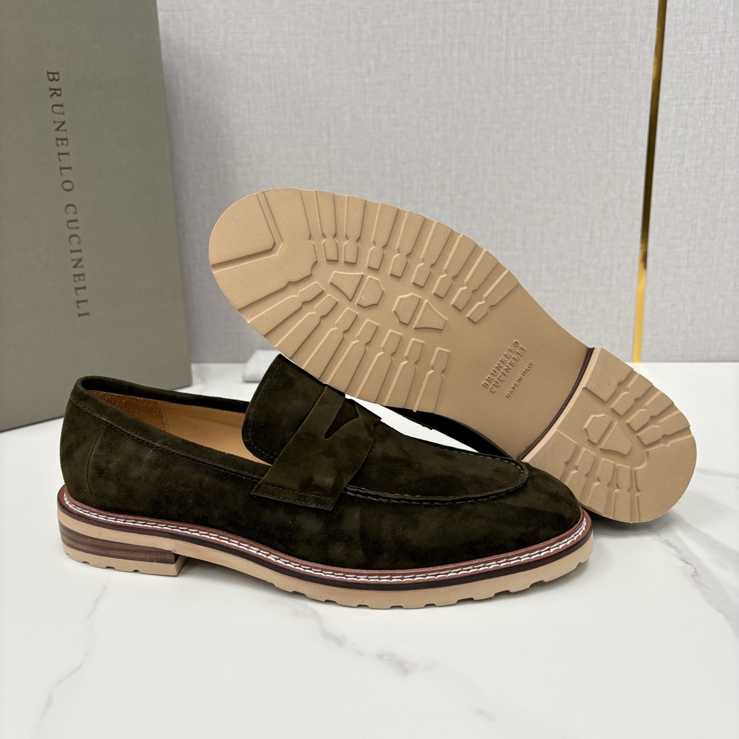 💋💍BC家新品上架 Brunello Cucinell* 乐福鞋皮鞋 选用进口胎牛反绒牛皮，触感如天鹅绒