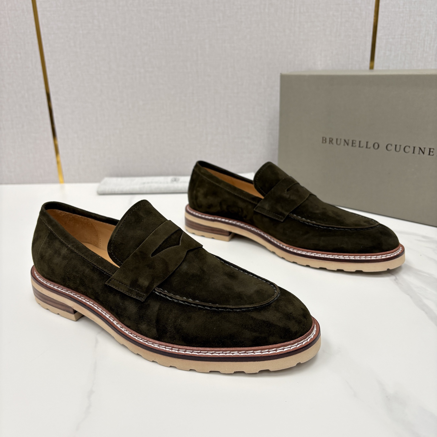 💋💍BC家新品上架 Brunello Cucinell* 乐福鞋皮鞋 选用进口胎牛反绒牛皮，触感如天鹅绒
