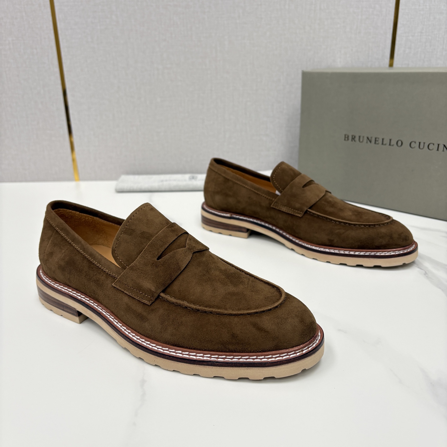 💋💍BC家新品上架 Brunello Cucinell* 乐福鞋皮鞋 选用进口胎牛反绒牛皮，触感如天鹅绒