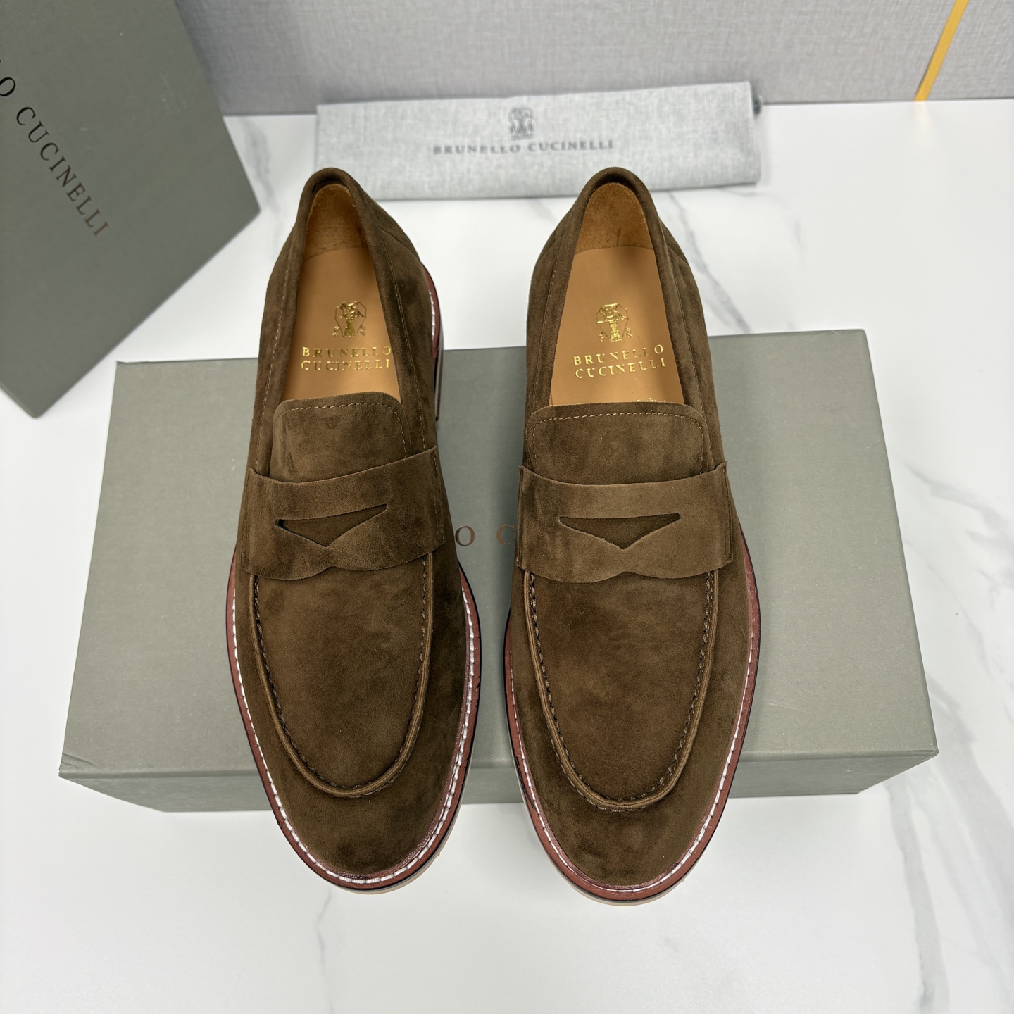 💋💍BC家新品上架 Brunello Cucinell* 乐福鞋皮鞋 选用进口胎牛反绒牛皮，触感如天鹅绒