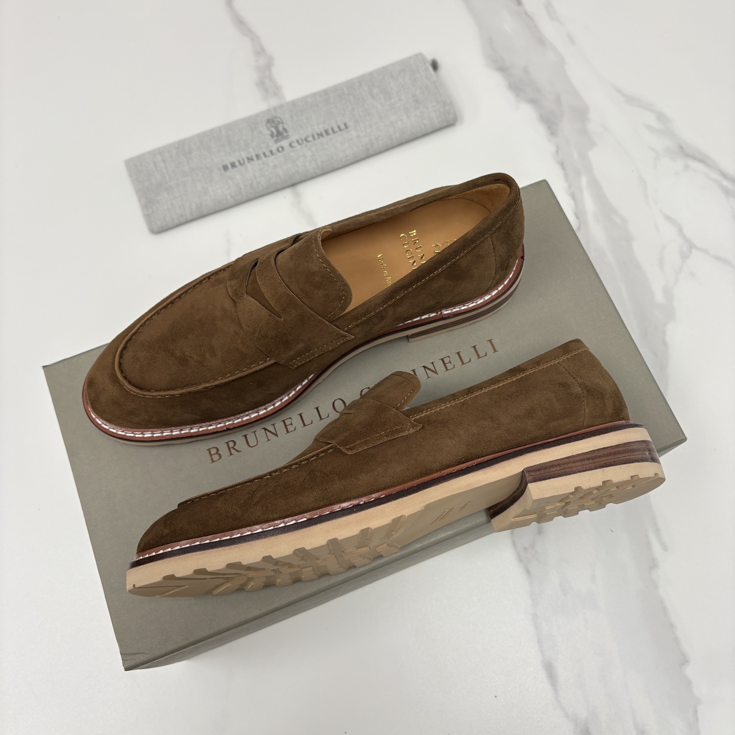 💋💍BC家新品上架 Brunello Cucinell* 乐福鞋皮鞋 选用进口胎牛反绒牛皮，触感如天鹅绒