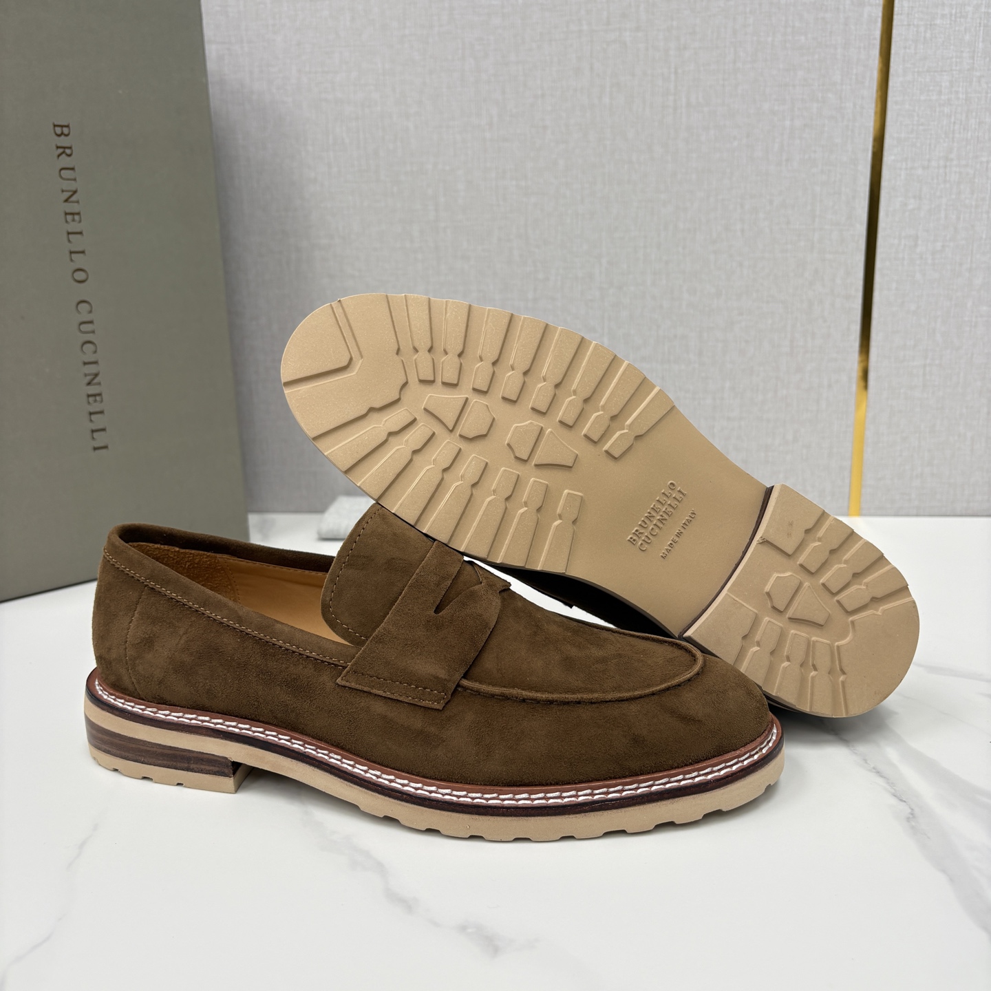 💋💍BC家新品上架 Brunello Cucinell* 乐福鞋皮鞋 选用进口胎牛反绒牛皮，触感如天鹅绒