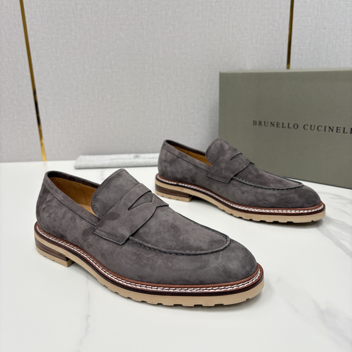 💋💍BC家新品上架 Brunello Cucinell* 乐福鞋皮鞋 选用进口胎牛反绒牛皮，触感如天鹅绒