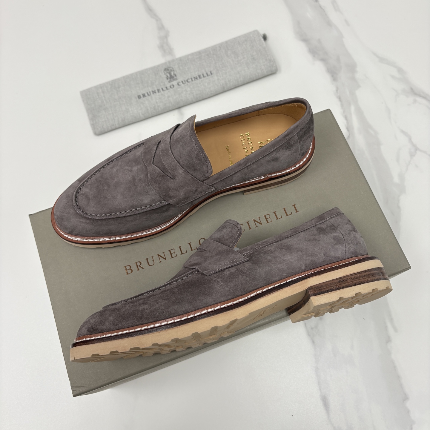 💋💍BC家新品上架 Brunello Cucinell* 乐福鞋皮鞋 选用进口胎牛反绒牛皮，触感如天鹅绒