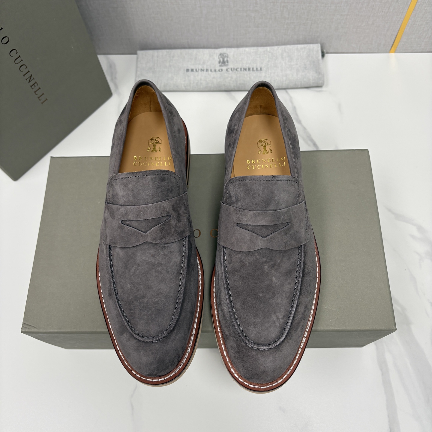 💋💍BC家新品上架 Brunello Cucinell* 乐福鞋皮鞋 选用进口胎牛反绒牛皮，触感如天鹅绒