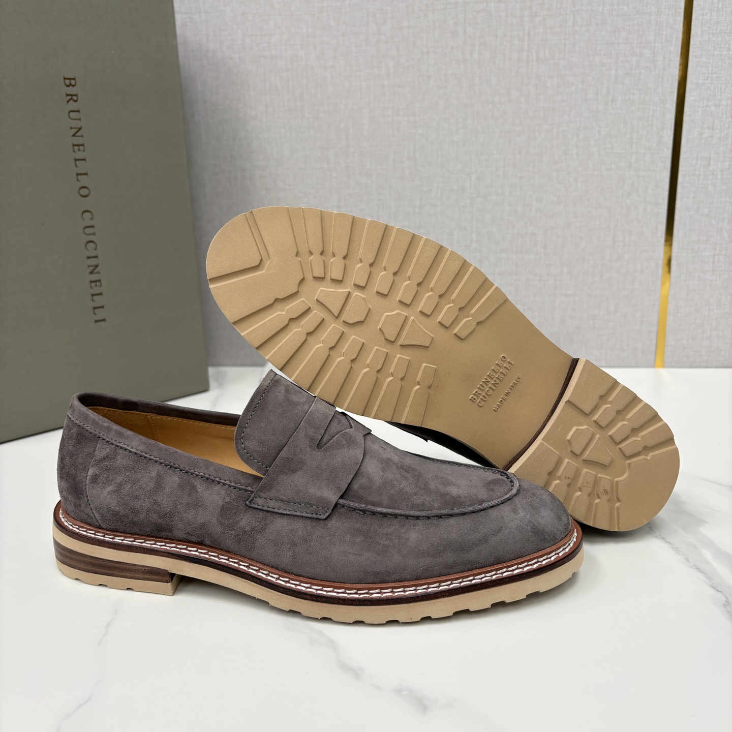 💋💍BC家新品上架 Brunello Cucinell* 乐福鞋皮鞋 选用进口胎牛反绒牛皮，触感如天鹅绒