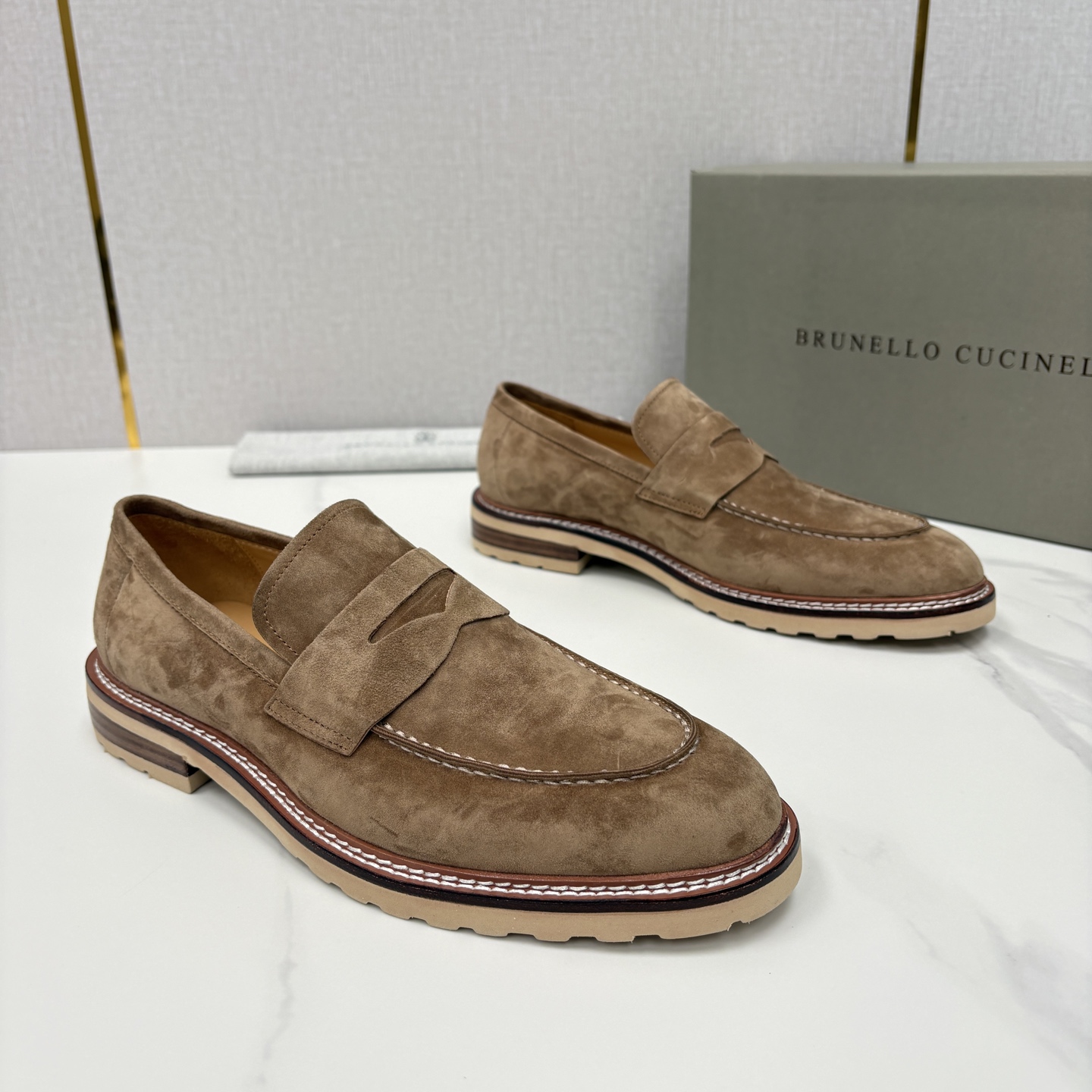 💋💍BC家新品上架 Brunello Cucinell* 乐福鞋皮鞋 选用进口胎牛反绒牛皮，触感如天鹅绒