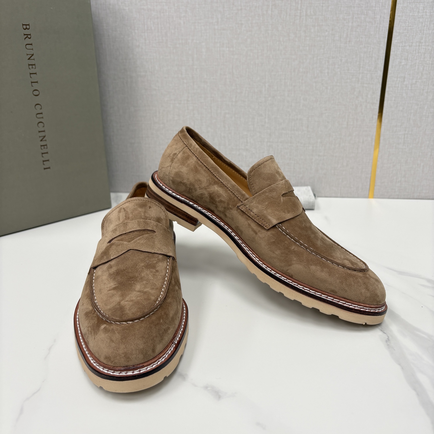 💋💍BC家新品上架 Brunello Cucinell* 乐福鞋皮鞋 选用进口胎牛反绒牛皮，触感如天鹅绒