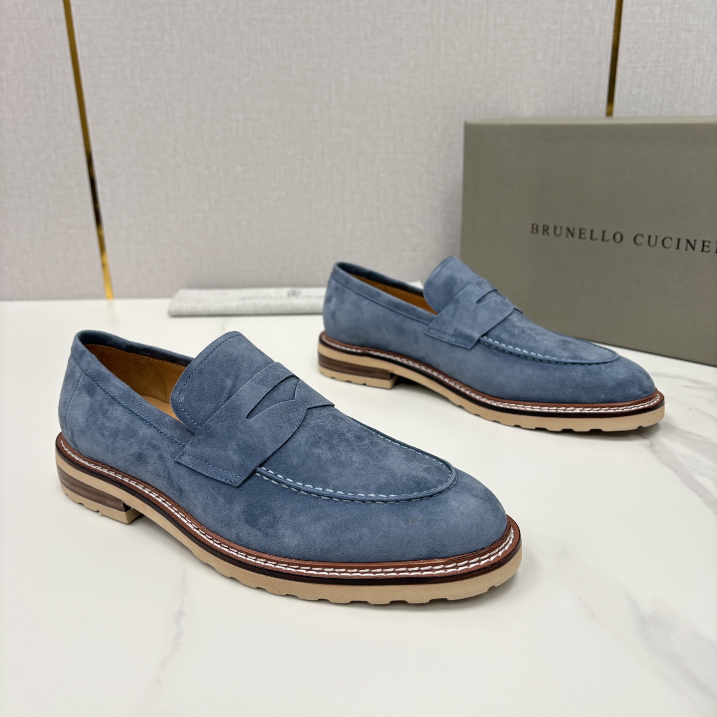 💋💍BC家新品上架 Brunello Cucinell* 乐福鞋皮鞋 选用进口胎牛反绒牛皮，触感如天鹅绒