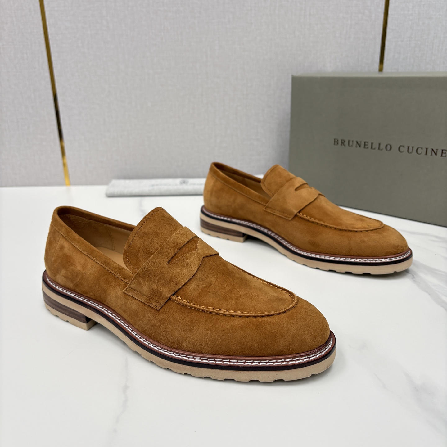 💋💍BC家新品上架 Brunello Cucinell* 乐福鞋皮鞋 选用进口胎牛反绒牛皮，触感如天鹅绒