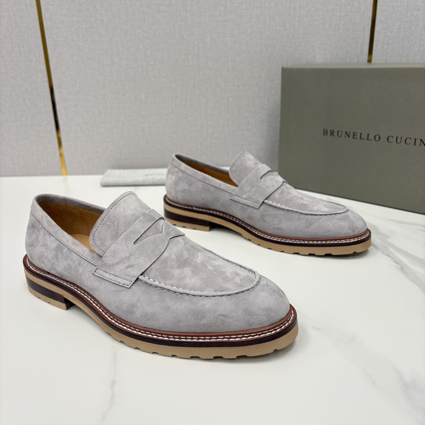 💋💍BC家新品上架 Brunello Cucinell* 乐福鞋皮鞋 选用进口胎牛反绒牛皮，触感如天鹅绒