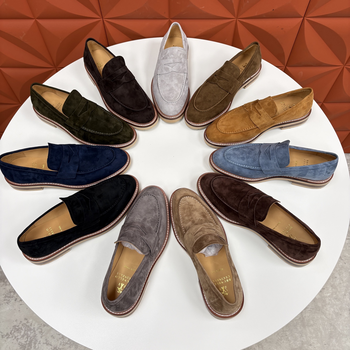 💋💍BC家新品上架 Brunello Cucinell* 乐福鞋皮鞋 选用进口胎牛反绒牛皮，触感如天鹅绒