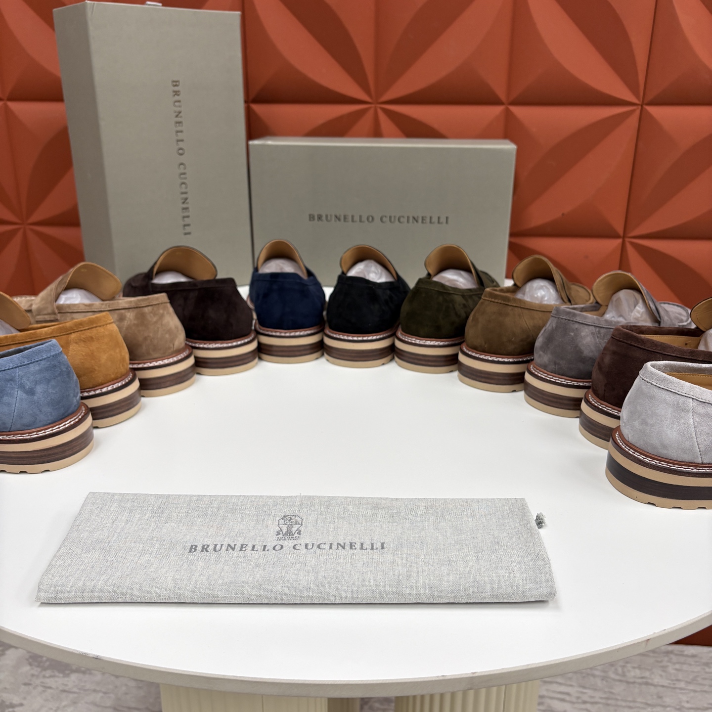 💋💍BC家新品上架 Brunello Cucinell* 乐福鞋皮鞋 选用进口胎牛反绒牛皮，触感如天鹅绒