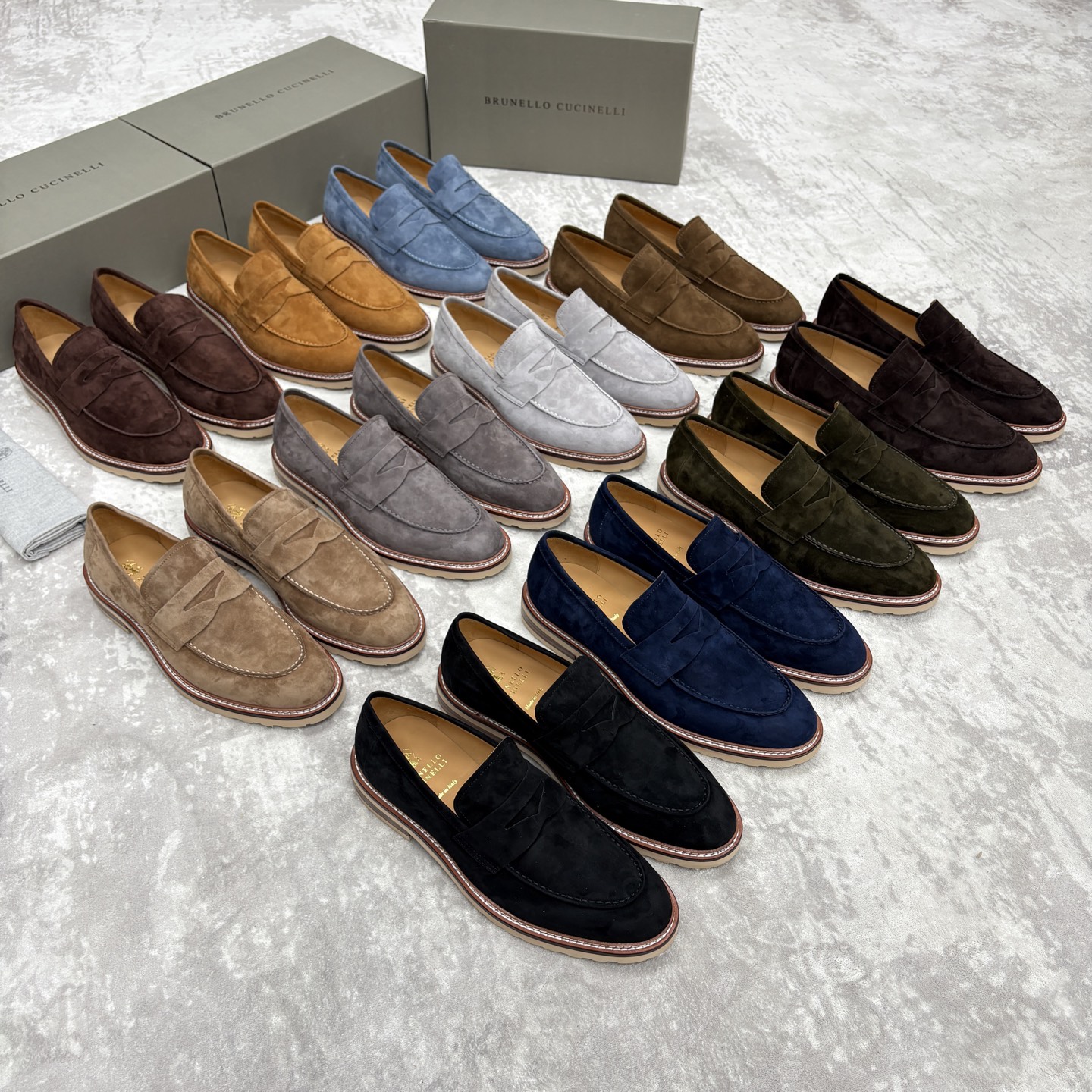 💋💍BC家新品上架 Brunello Cucinell* 乐福鞋皮鞋 选用进口胎牛反绒牛皮，触感如天鹅绒