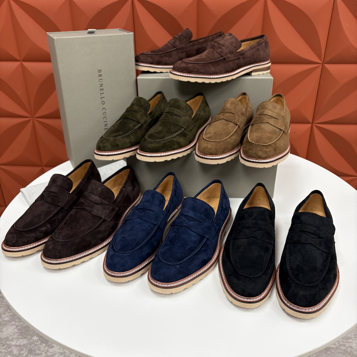 💋💍BC家新品上架 Brunello Cucinell* 乐福鞋皮鞋 选用进口胎牛反绒牛皮，触感如天鹅绒