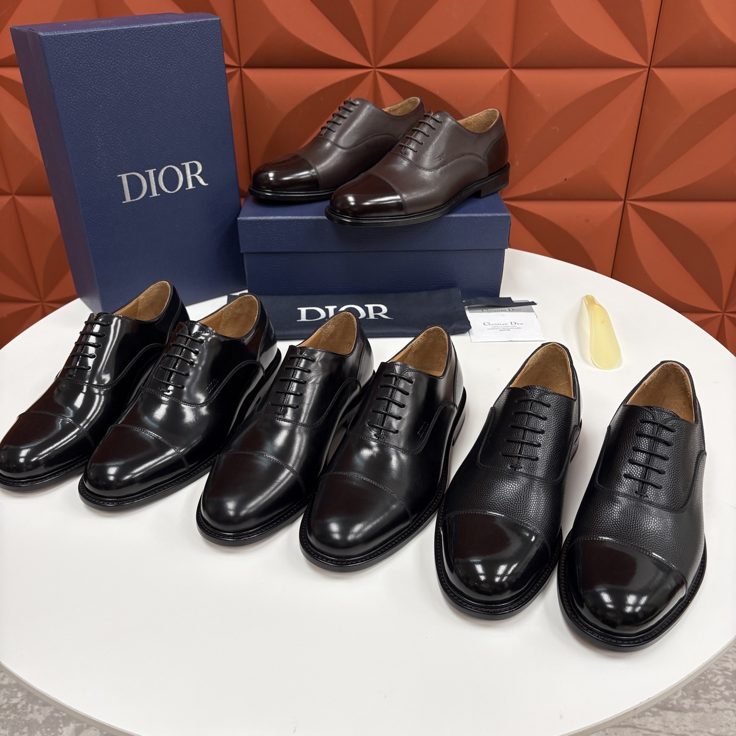 💋💍CD家新品 Dio* 迪-奥 高版本新款男士正装鞋皮鞋， Embassy德比鞋。 官方 9,400。