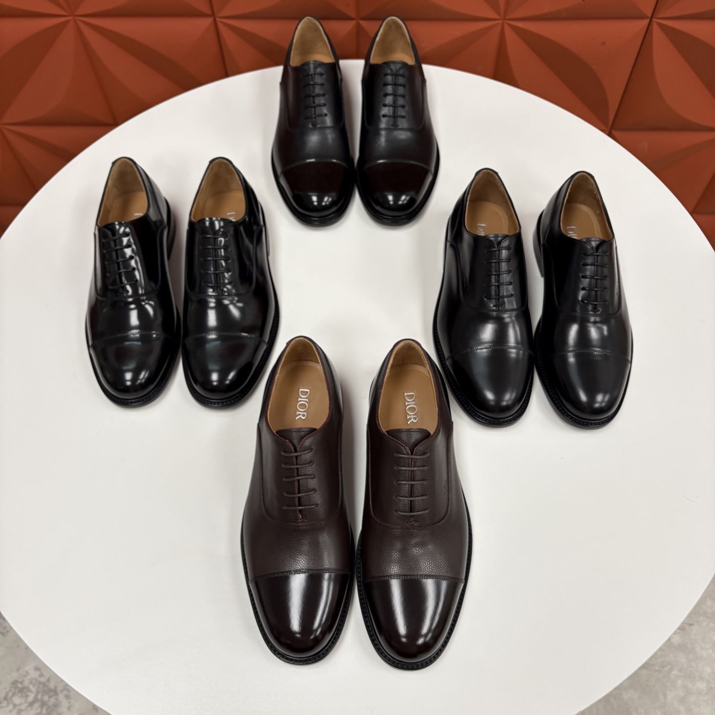 💋💍CD家新品 Dio* 迪-奥 高版本新款男士正装鞋皮鞋， Embassy德比鞋。 官方 9,400。