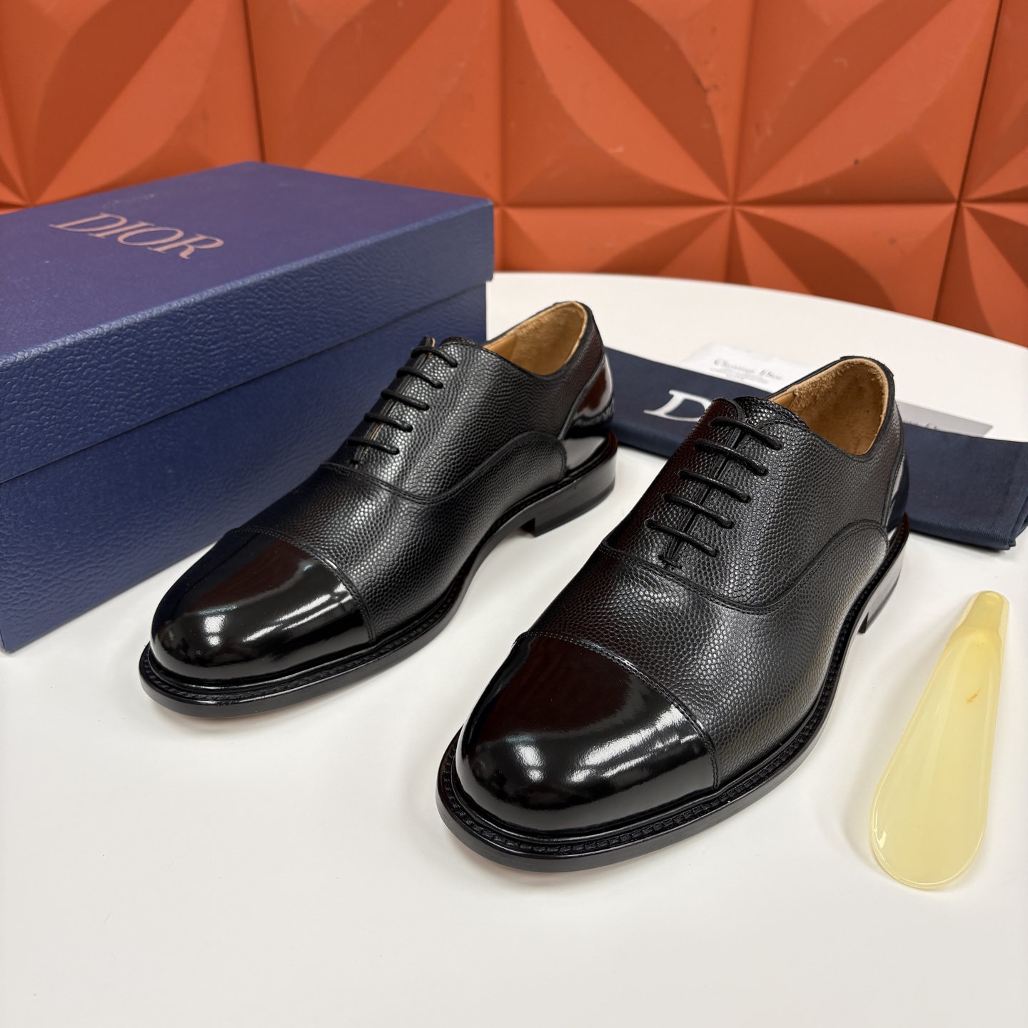 💋💍CD家新品 Dio* 迪-奥 高版本新款男士正装鞋皮鞋， Embassy德比鞋。 官方 9,400。