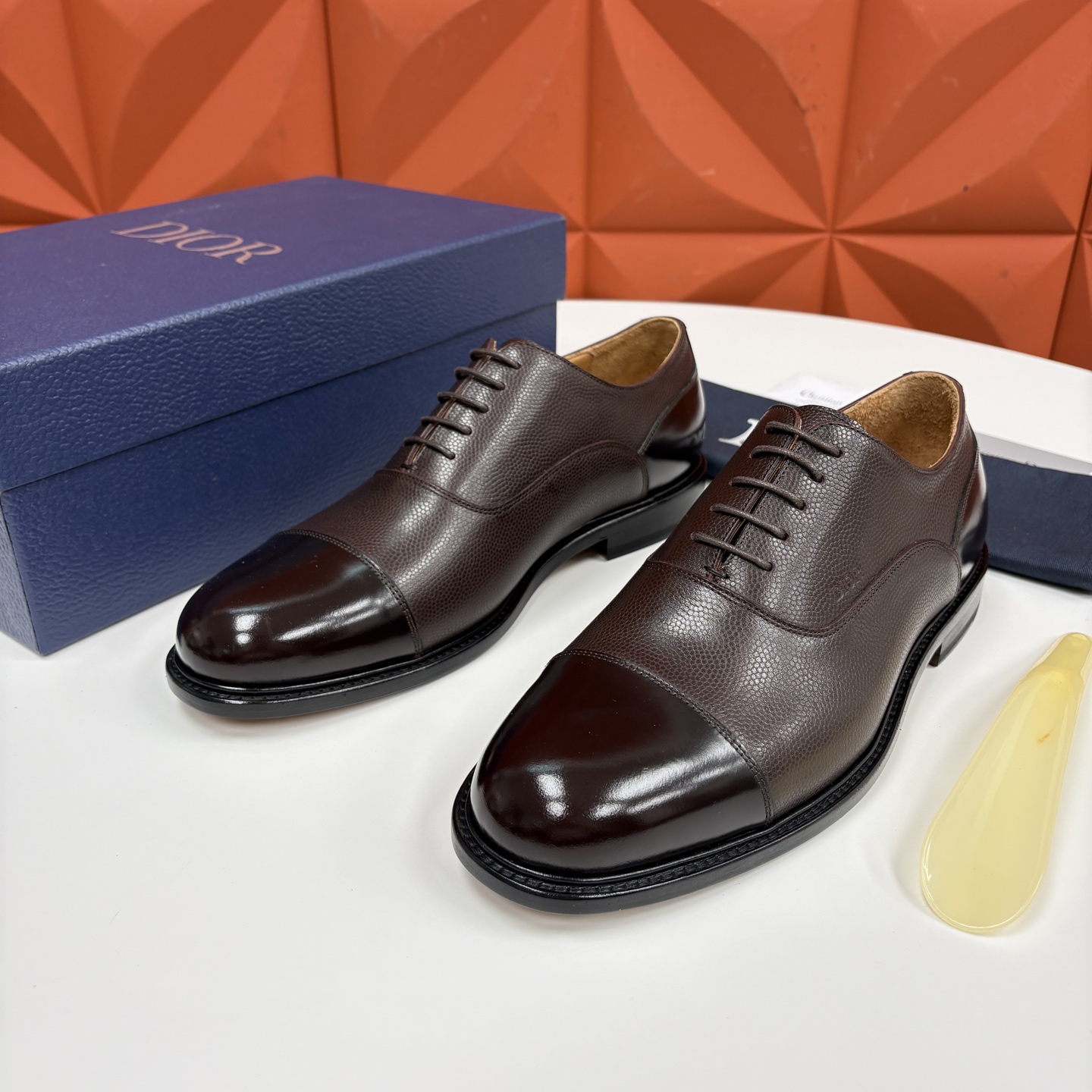 💋💍CD家新品 Dio* 迪-奥 高版本新款男士正装鞋皮鞋， Embassy德比鞋。 官方 9,400。