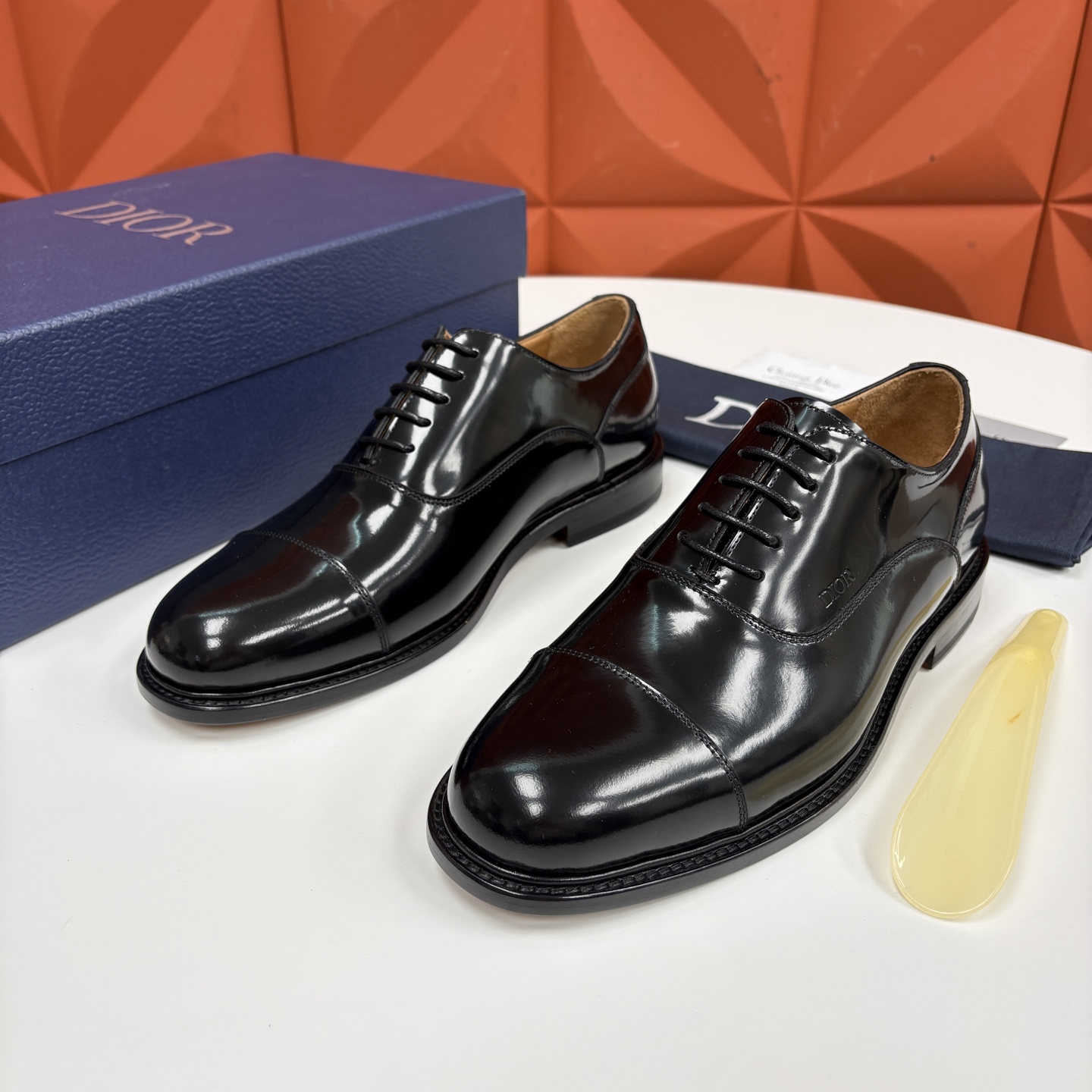 💋💍CD家新品 Dio* 迪-奥 高版本新款男士正装鞋皮鞋， Embassy德比鞋。 官方 9,400。