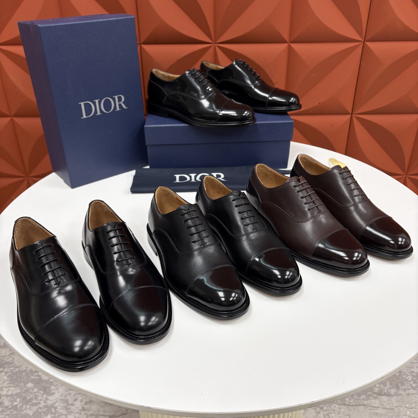 💋💍CD家新品 Dio* 迪-奥 高版本新款男士正装鞋皮鞋， Embassy德比鞋。 官方 9,400。