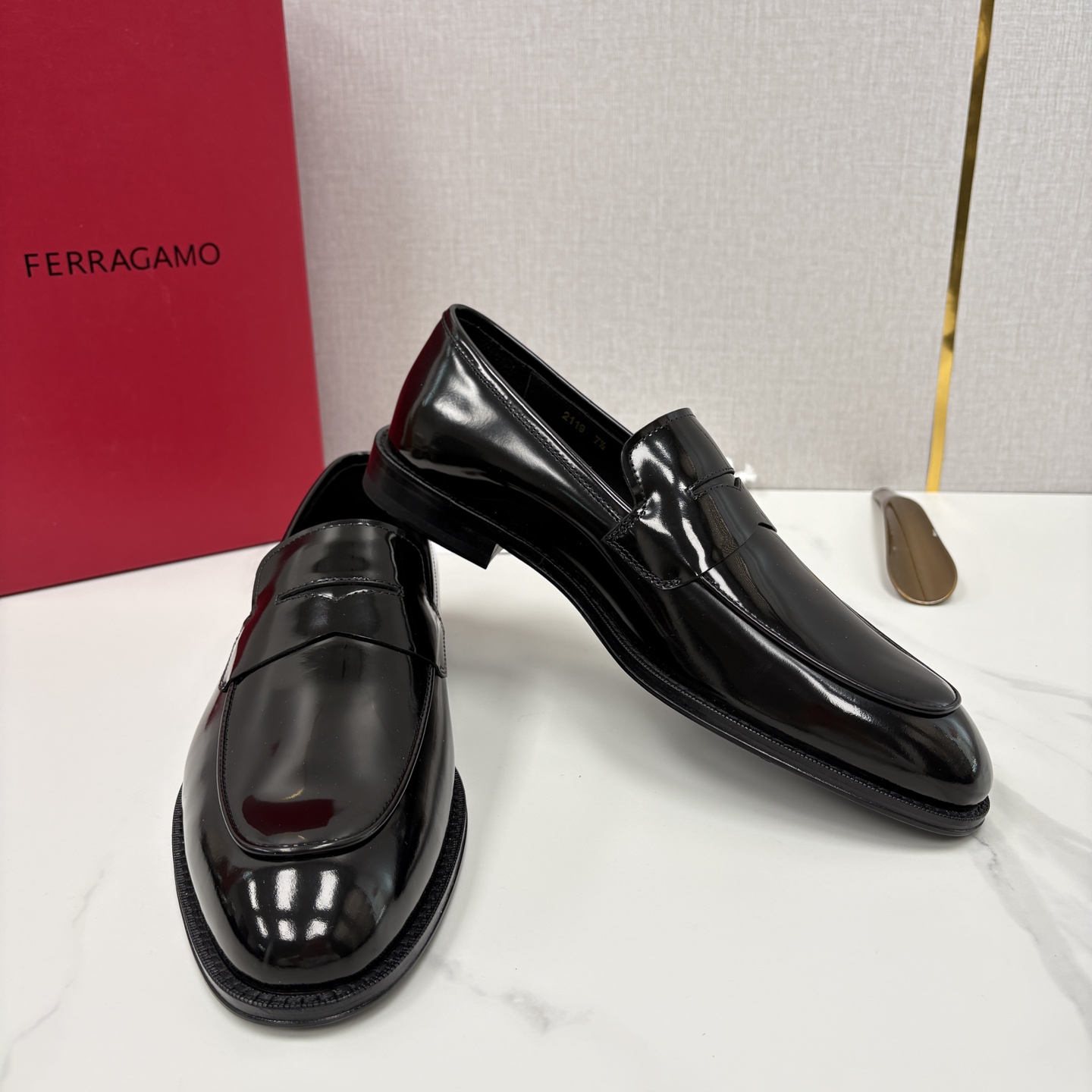 💋💍 SF 菲拉** 专柜同步新款 男士便鞋 可休闲可正装莫卡辛乐福皮鞋 经典造型体现正装时髦魅力，全新