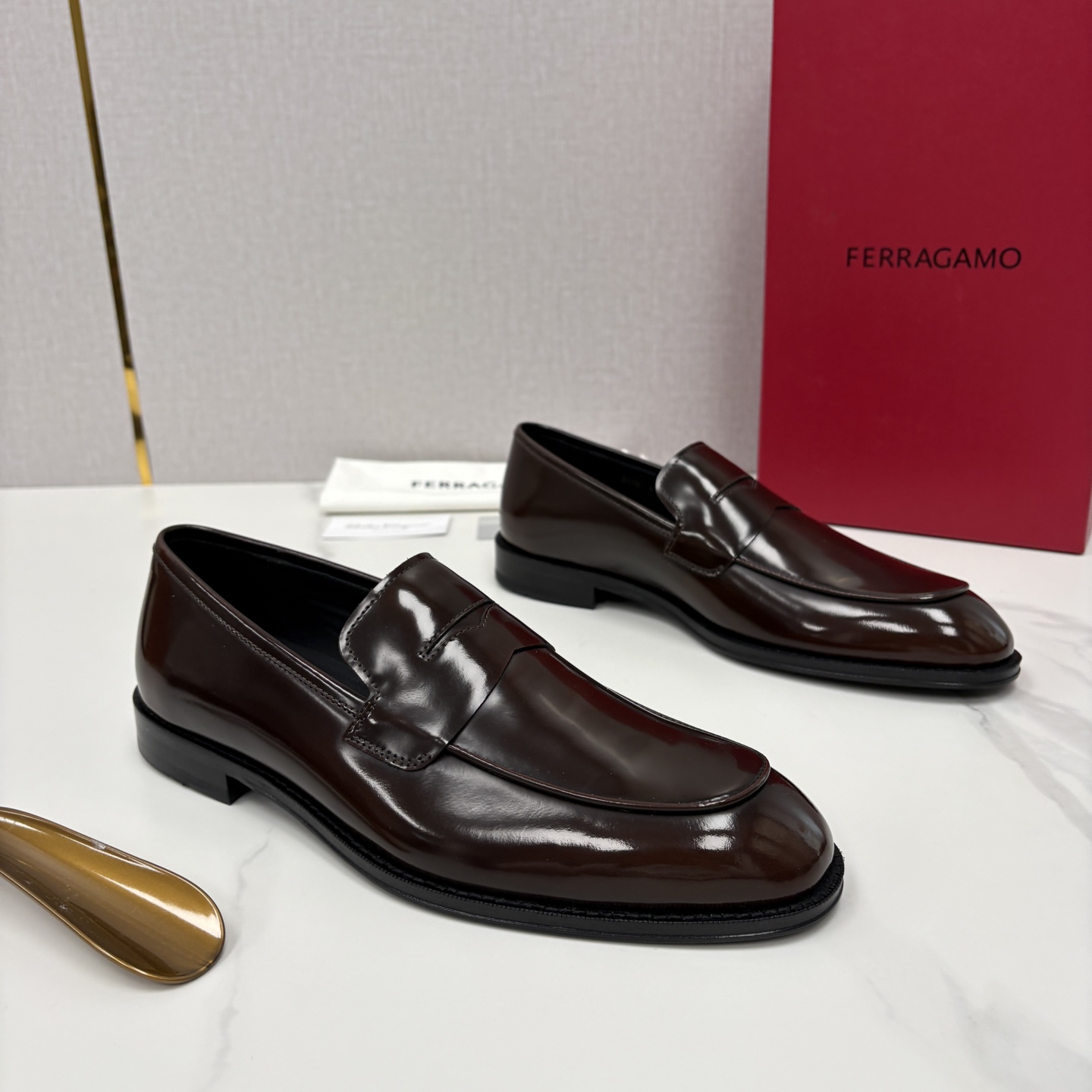 💋💍 SF 菲拉** 专柜同步新款 男士便鞋 可休闲可正装莫卡辛乐福皮鞋 经典造型体现正装时髦魅力，全新