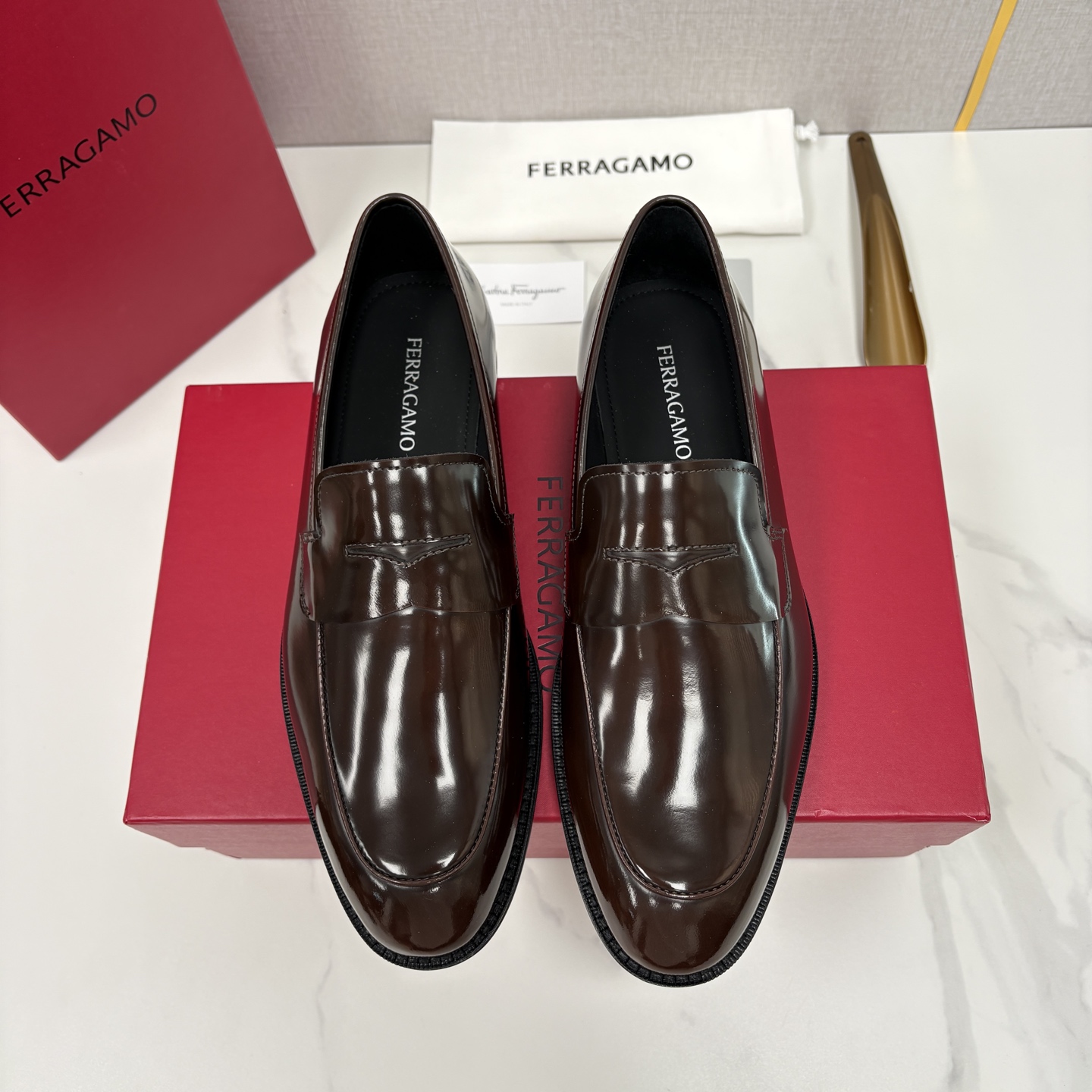 💋💍 SF 菲拉** 专柜同步新款 男士便鞋 可休闲可正装莫卡辛乐福皮鞋 经典造型体现正装时髦魅力，全新