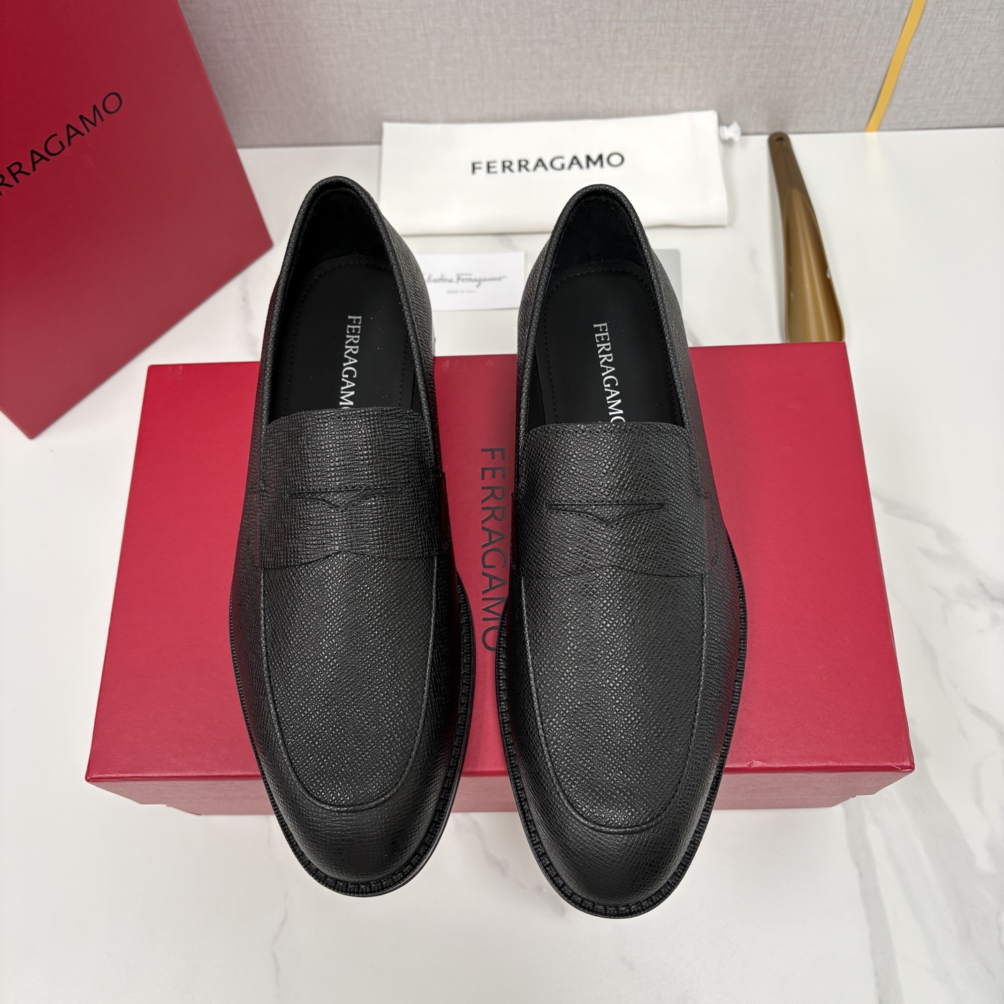 💋💍 SF 菲拉** 专柜同步新款 男士便鞋 可休闲可正装莫卡辛乐福皮鞋 经典造型体现正装时髦魅力，全新