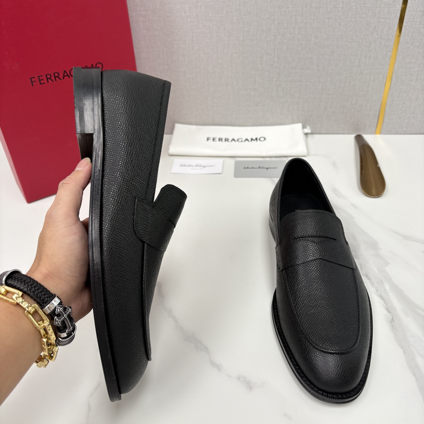 💋💍 SF 菲拉** 专柜同步新款 男士便鞋 可休闲可正装莫卡辛乐福皮鞋 经典造型体现正装时髦魅力，全新