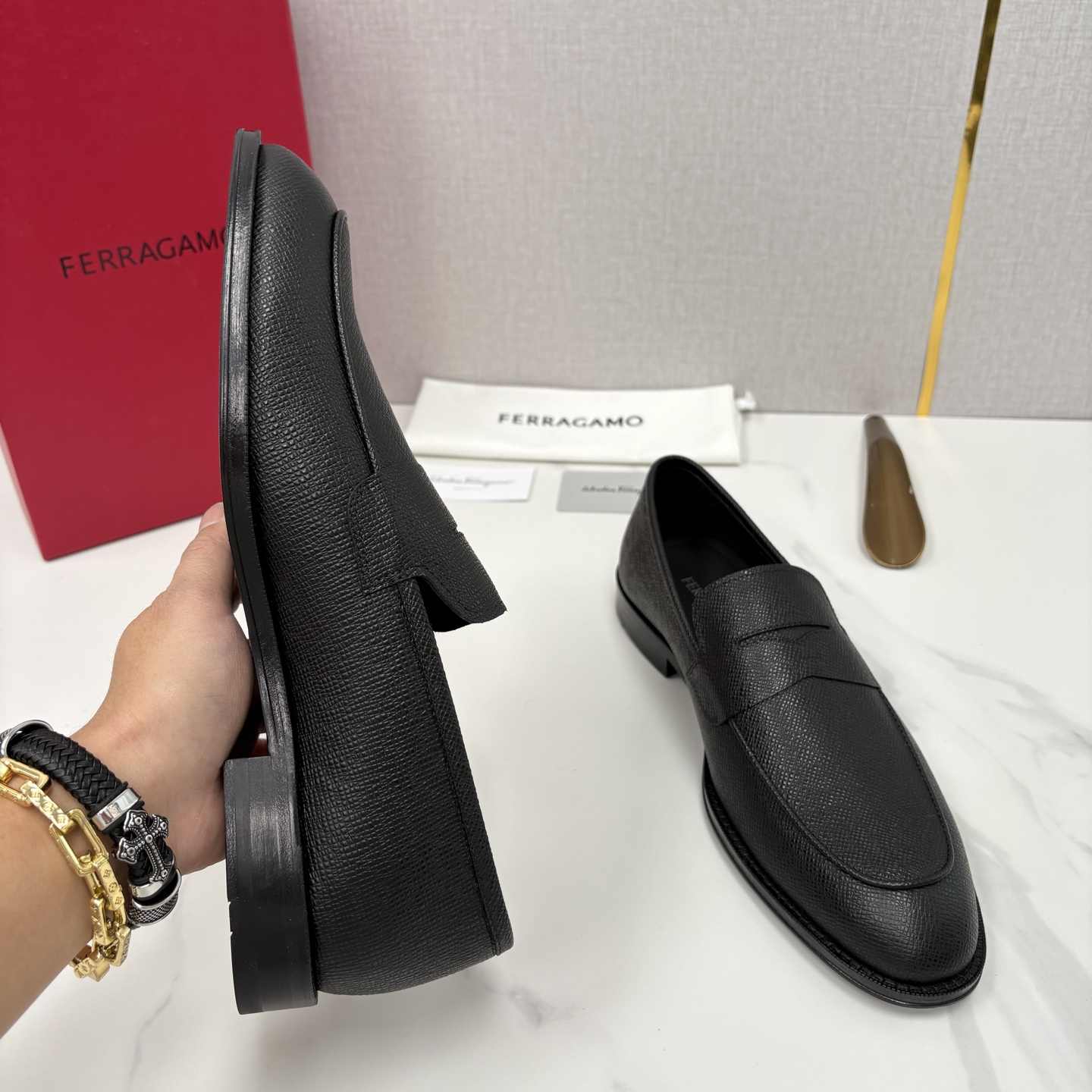 💋💍 SF 菲拉** 专柜同步新款 男士便鞋 可休闲可正装莫卡辛乐福皮鞋 经典造型体现正装时髦魅力，全新