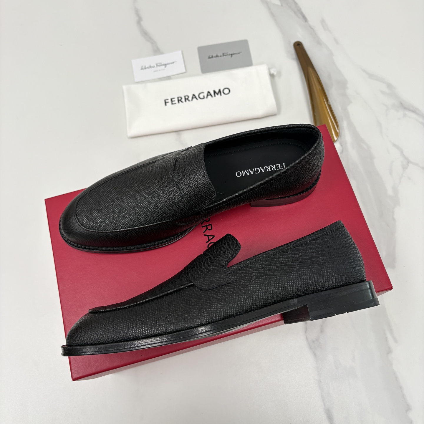 💋💍 SF 菲拉** 专柜同步新款 男士便鞋 可休闲可正装莫卡辛乐福皮鞋 经典造型体现正装时髦魅力，全新