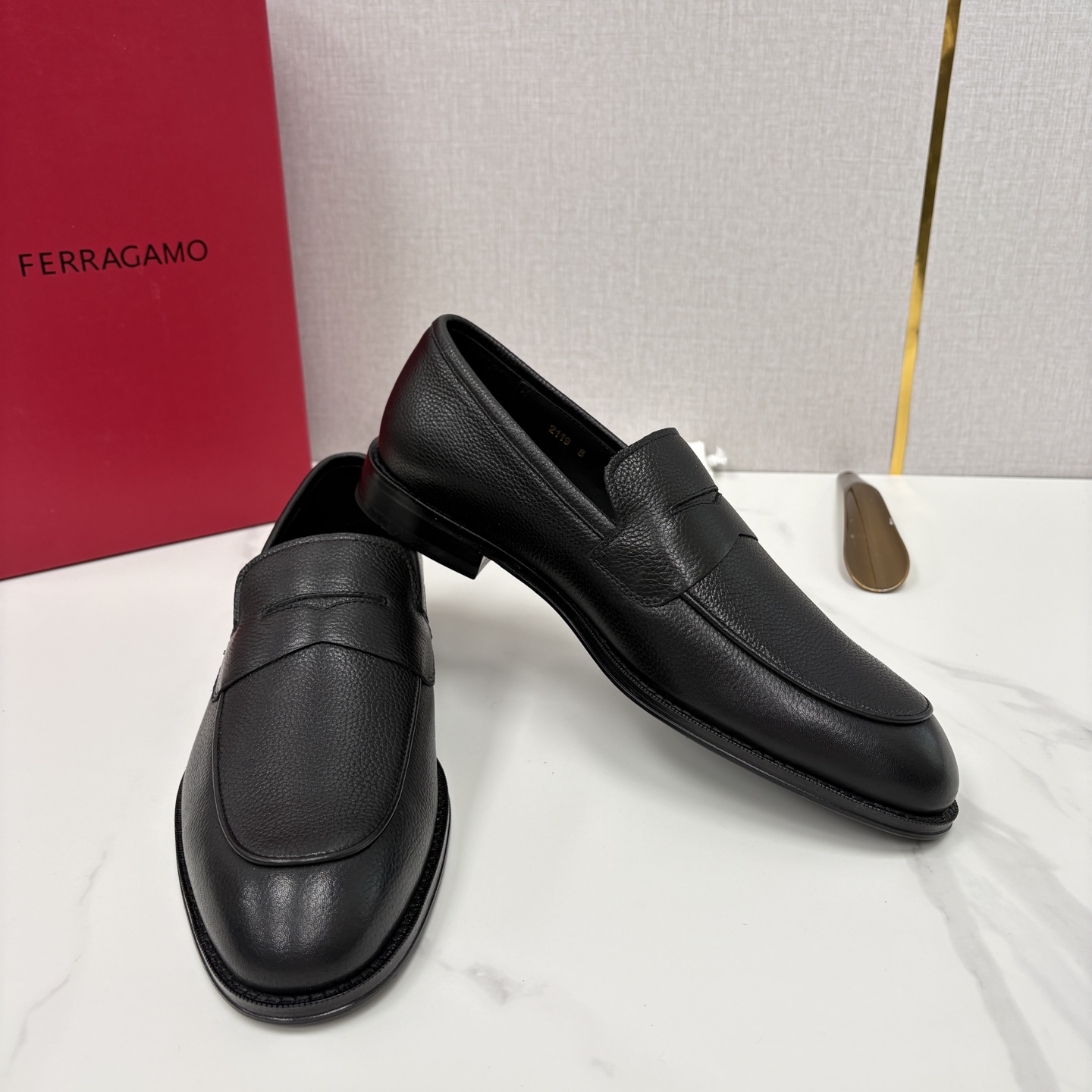 💋💍 SF 菲拉** 专柜同步新款 男士便鞋 可休闲可正装莫卡辛乐福皮鞋 经典造型体现正装时髦魅力，全新