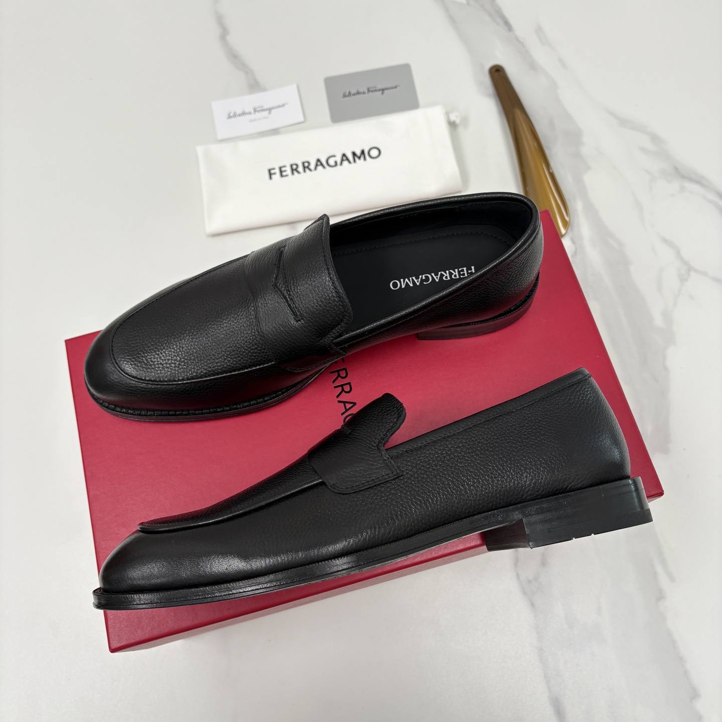 💋💍 SF 菲拉** 专柜同步新款 男士便鞋 可休闲可正装莫卡辛乐福皮鞋 经典造型体现正装时髦魅力，全新