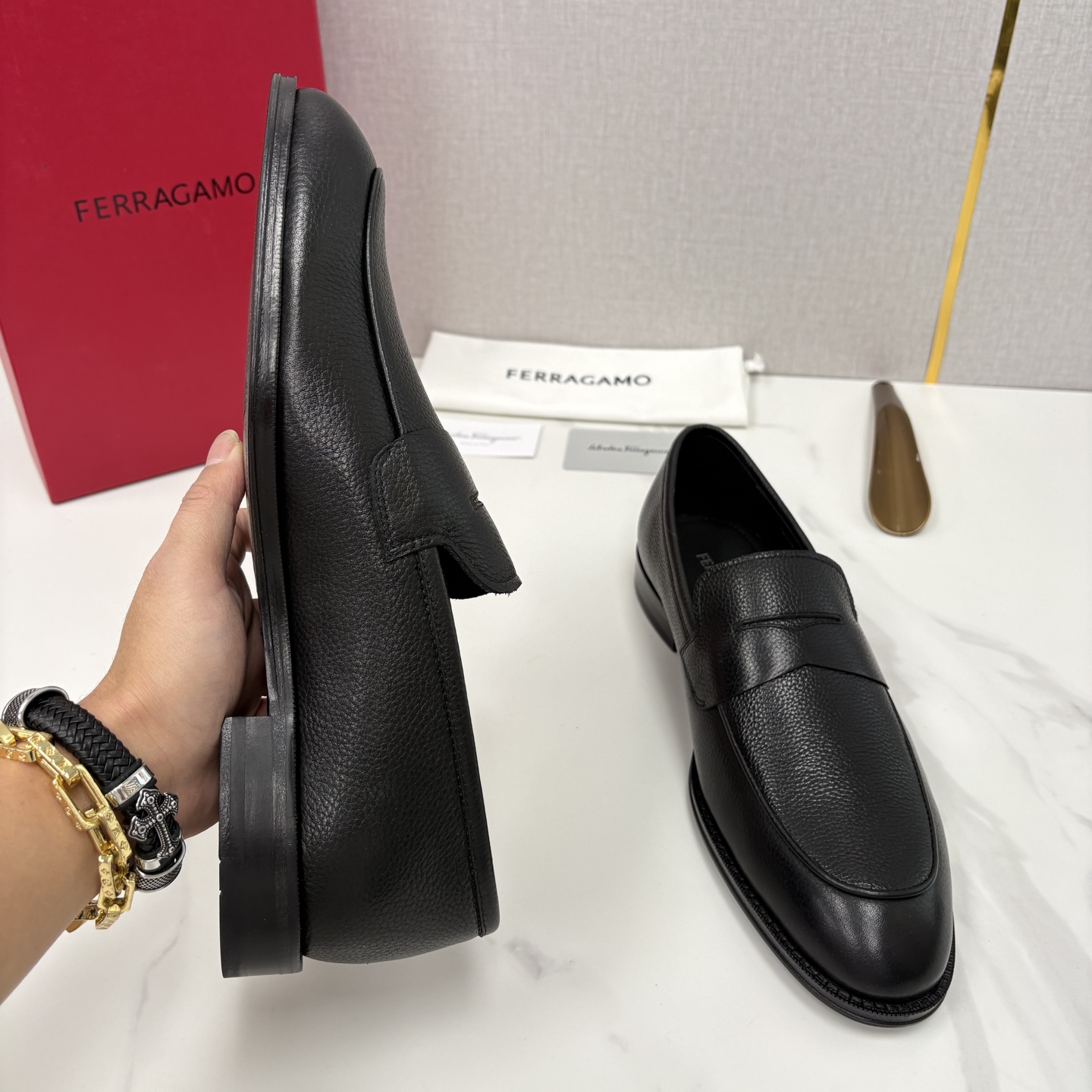 💋💍 SF 菲拉** 专柜同步新款 男士便鞋 可休闲可正装莫卡辛乐福皮鞋 经典造型体现正装时髦魅力，全新