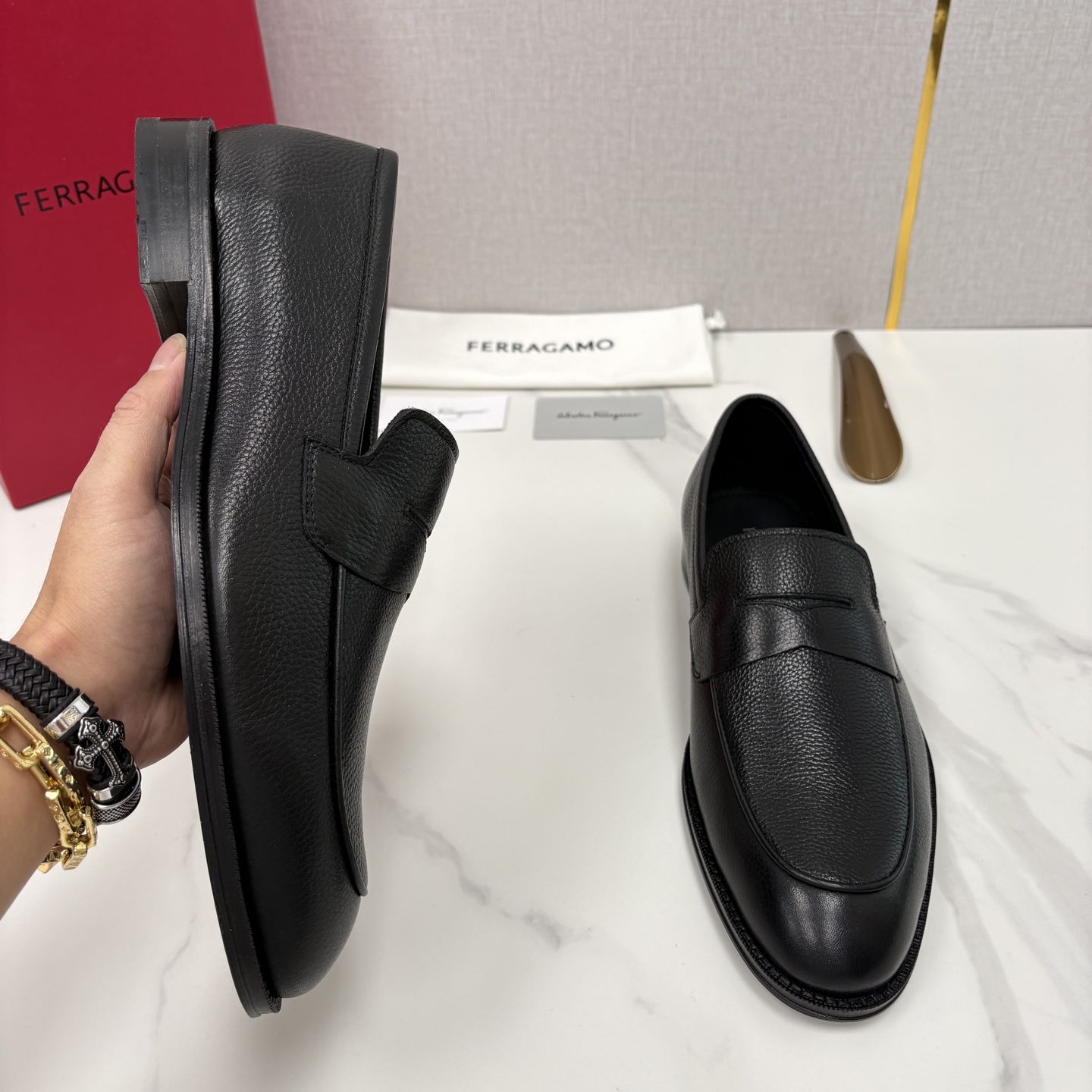 💋💍 SF 菲拉** 专柜同步新款 男士便鞋 可休闲可正装莫卡辛乐福皮鞋 经典造型体现正装时髦魅力，全新