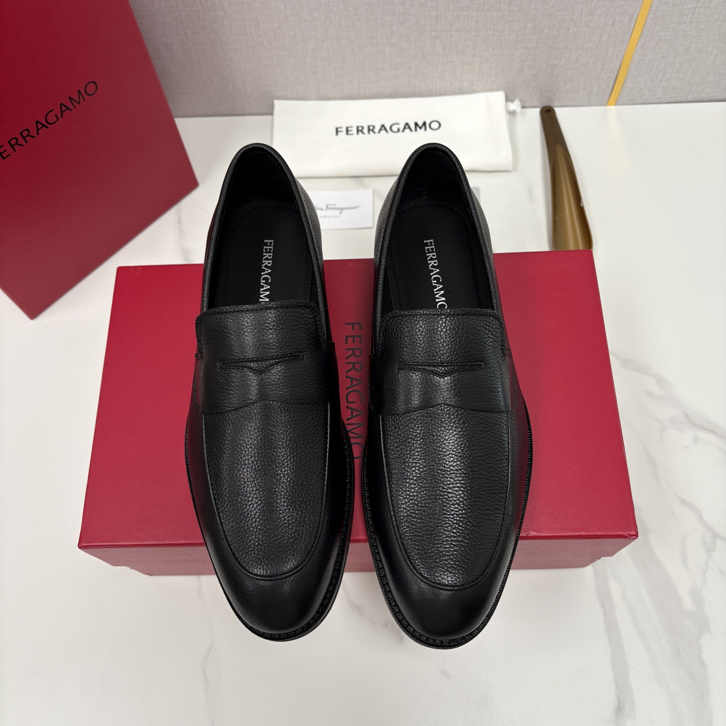 💋💍 SF 菲拉** 专柜同步新款 男士便鞋 可休闲可正装莫卡辛乐福皮鞋 经典造型体现正装时髦魅力，全新