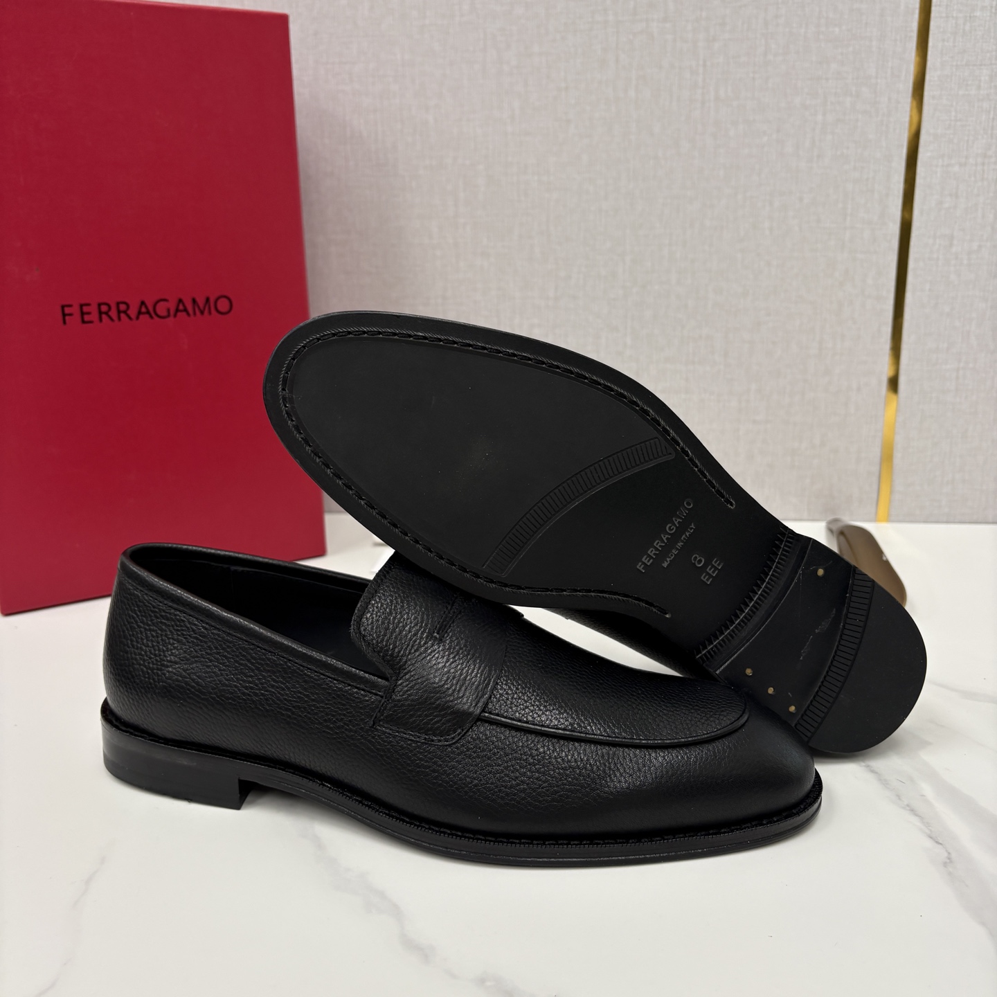 💋💍 SF 菲拉** 专柜同步新款 男士便鞋 可休闲可正装莫卡辛乐福皮鞋 经典造型体现正装时髦魅力，全新