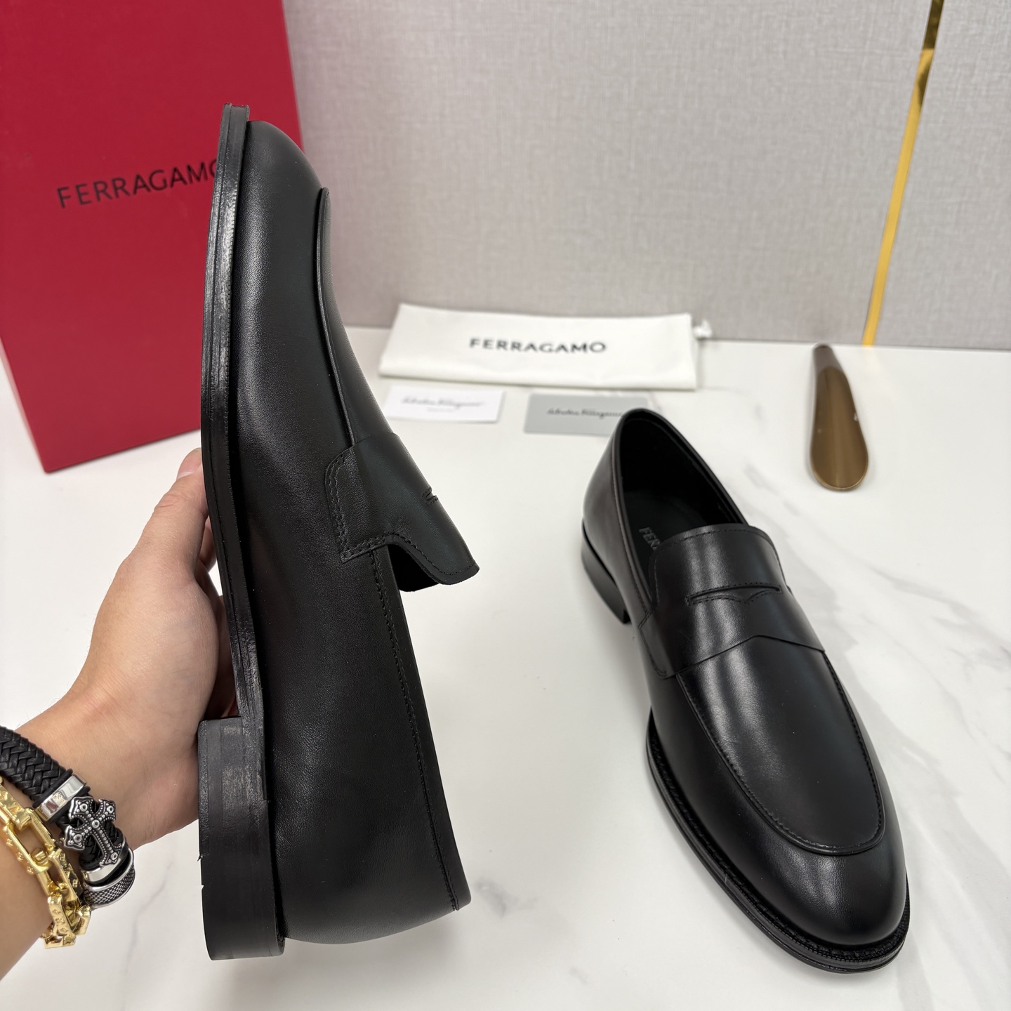 💋💍 SF 菲拉** 专柜同步新款 男士便鞋 可休闲可正装莫卡辛乐福皮鞋 经典造型体现正装时髦魅力，全新