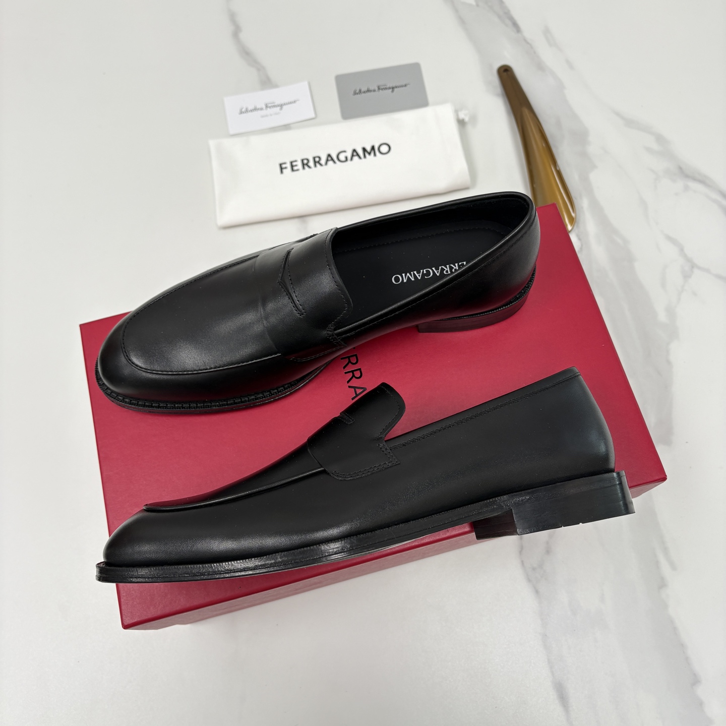 💋💍 SF 菲拉** 专柜同步新款 男士便鞋 可休闲可正装莫卡辛乐福皮鞋 经典造型体现正装时髦魅力，全新