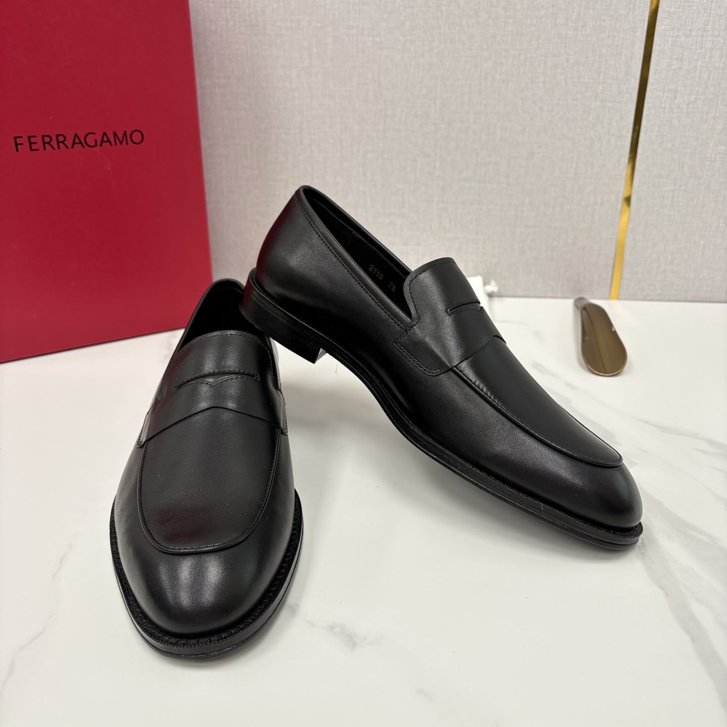 💋💍 SF 菲拉** 专柜同步新款 男士便鞋 可休闲可正装莫卡辛乐福皮鞋 经典造型体现正装时髦魅力，全新