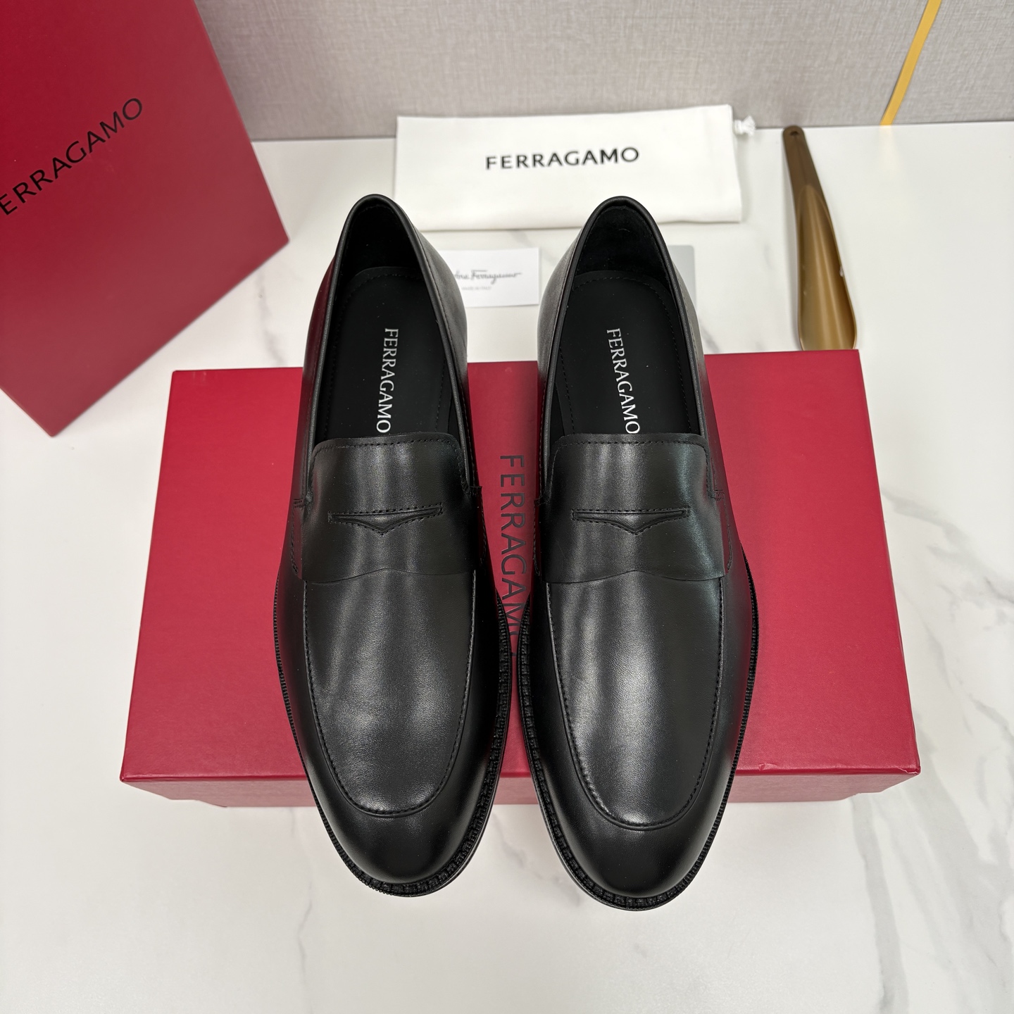 💋💍 SF 菲拉** 专柜同步新款 男士便鞋 可休闲可正装莫卡辛乐福皮鞋 经典造型体现正装时髦魅力，全新