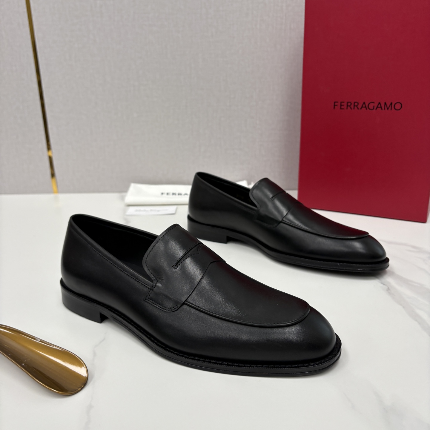 💋💍 SF 菲拉** 专柜同步新款 男士便鞋 可休闲可正装莫卡辛乐福皮鞋 经典造型体现正装时髦魅力，全新